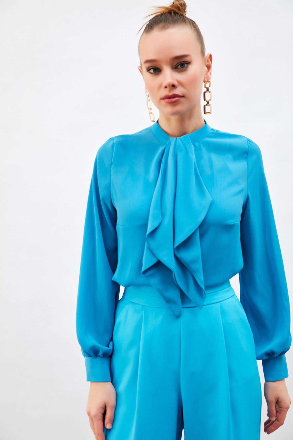 Fular Detaylı Salaş Bluz - MAVİ