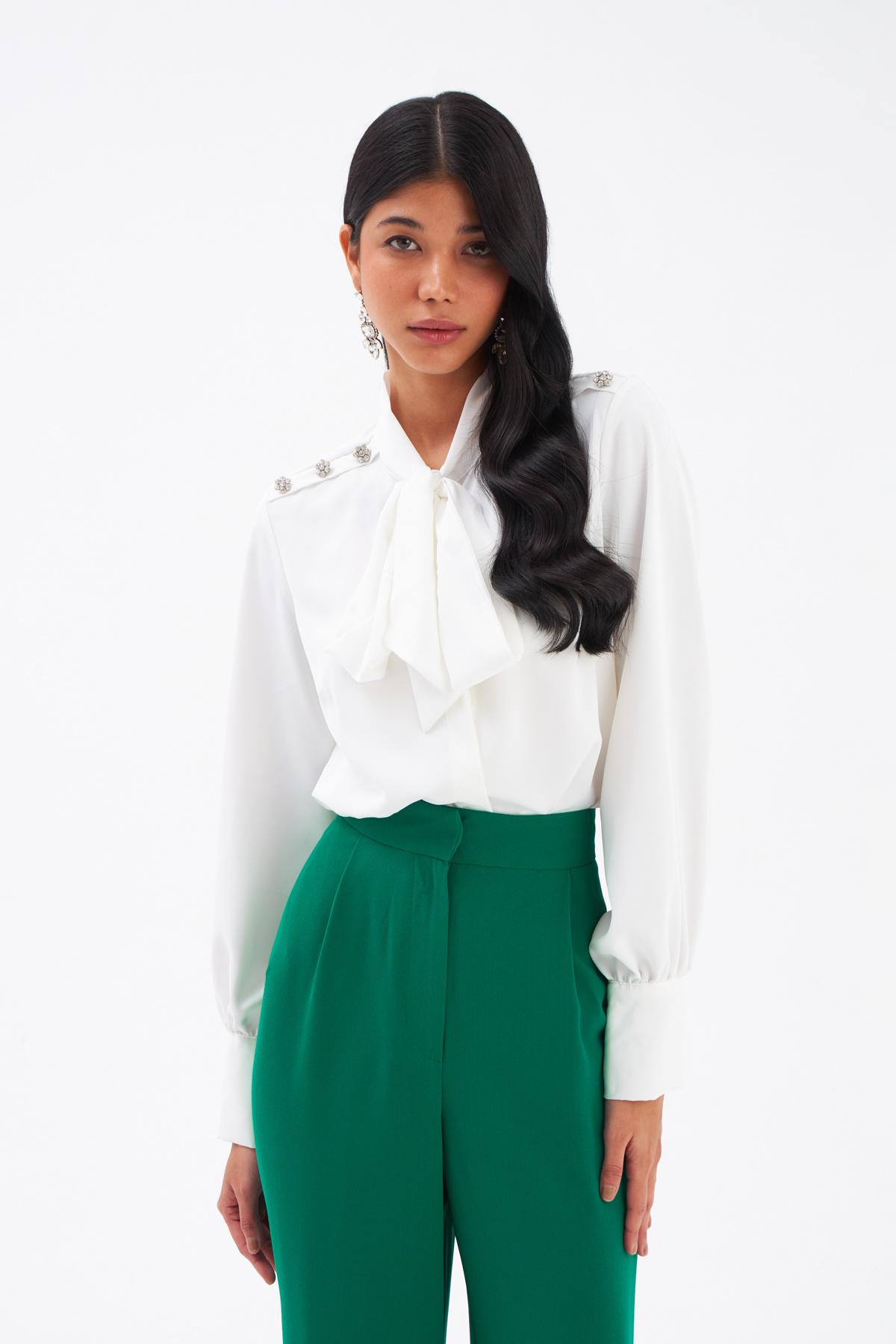 Fular Yaka Taş Detaylı Gömlek - EKRU