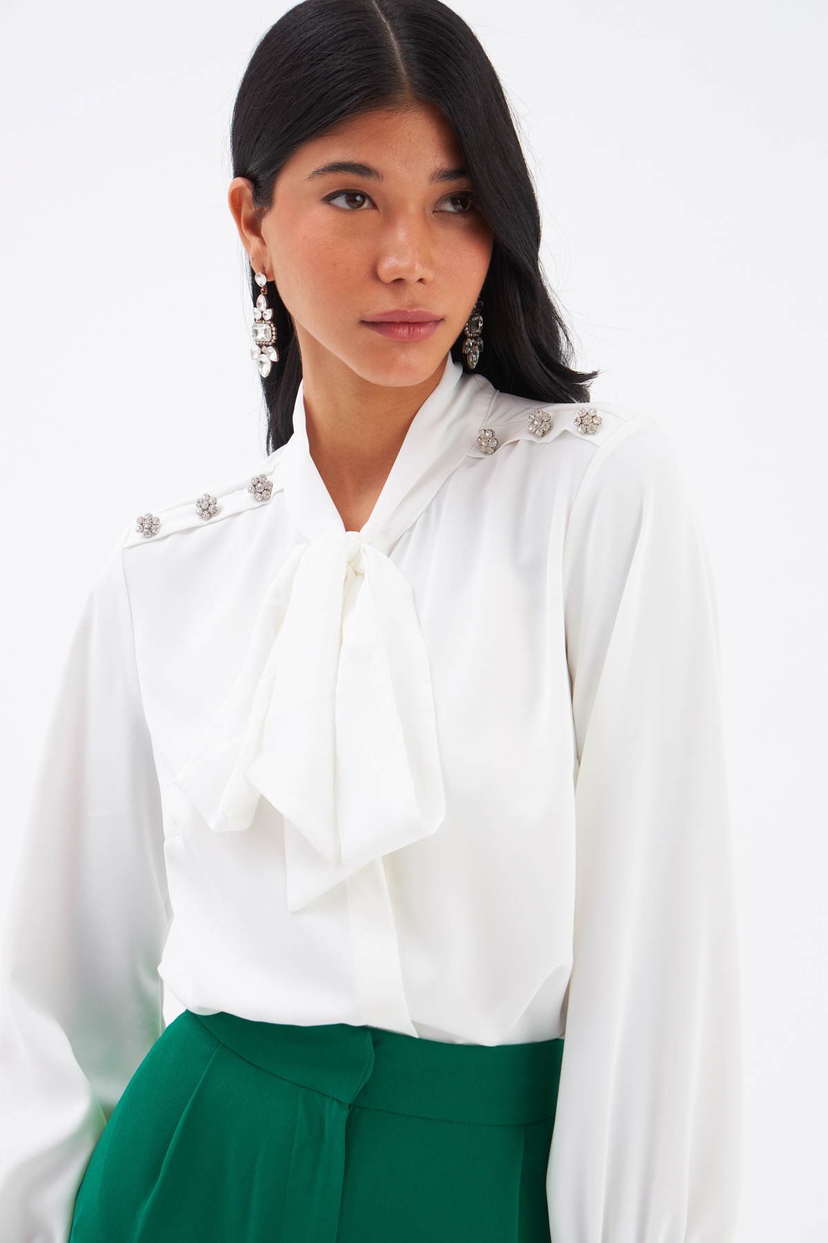 Fular Yaka Taş Detaylı Gömlek - EKRU