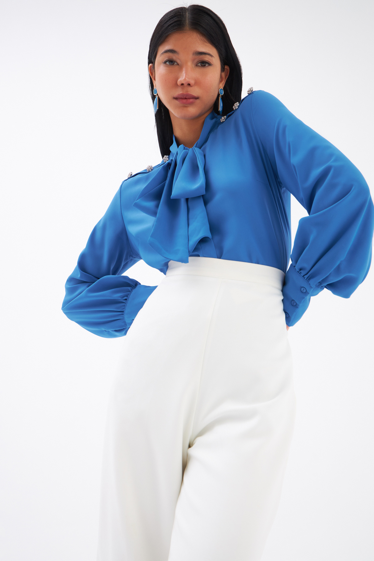 Fular Yaka Taş Detaylı Gömlek - İNDİGO