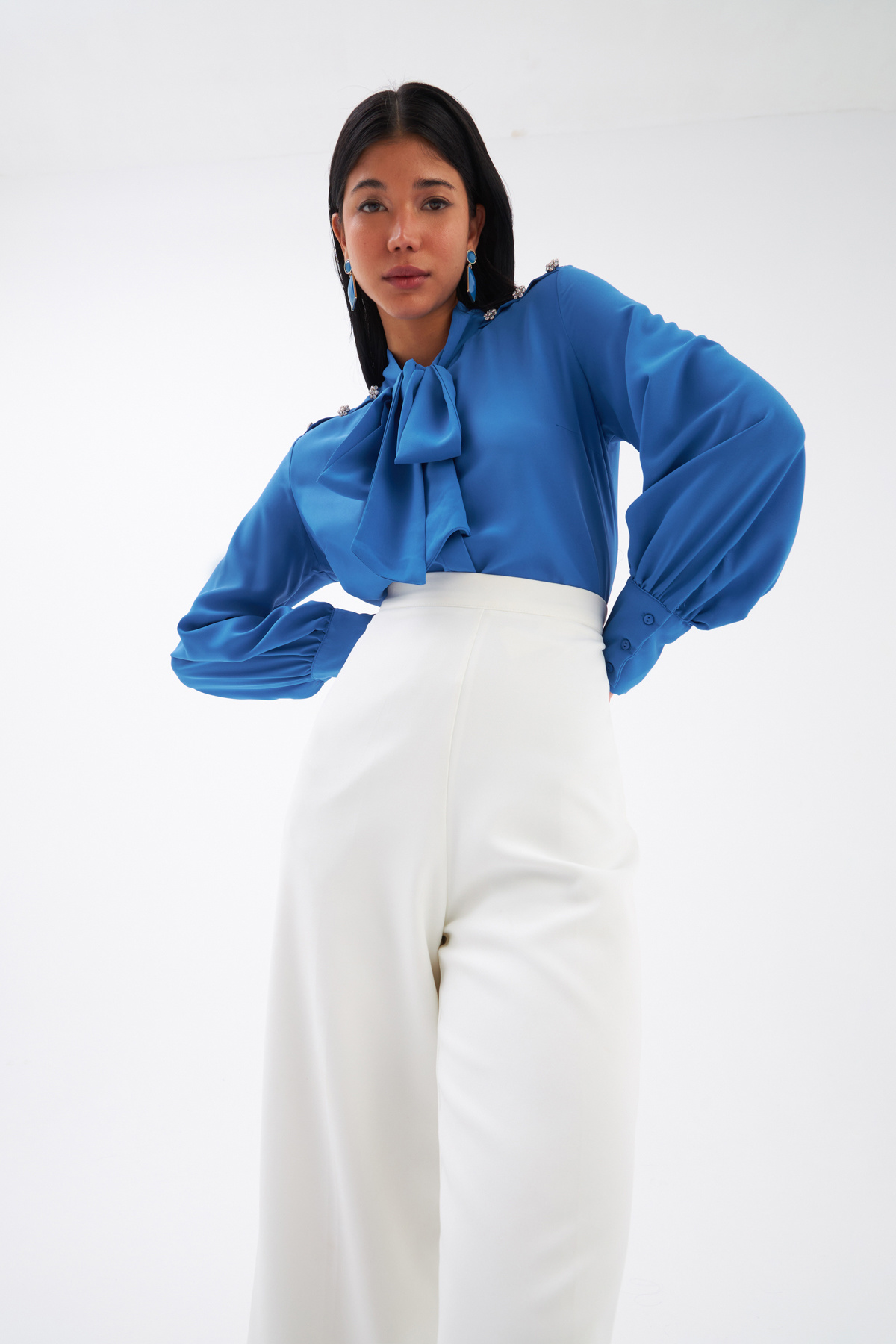 Fular Yaka Taş Detaylı Gömlek - İNDİGO