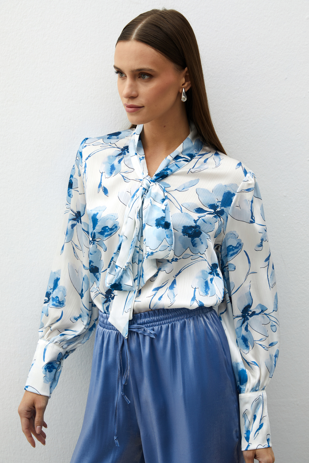 Fularlı Çiçek Desenli Gömlek - MAVİ