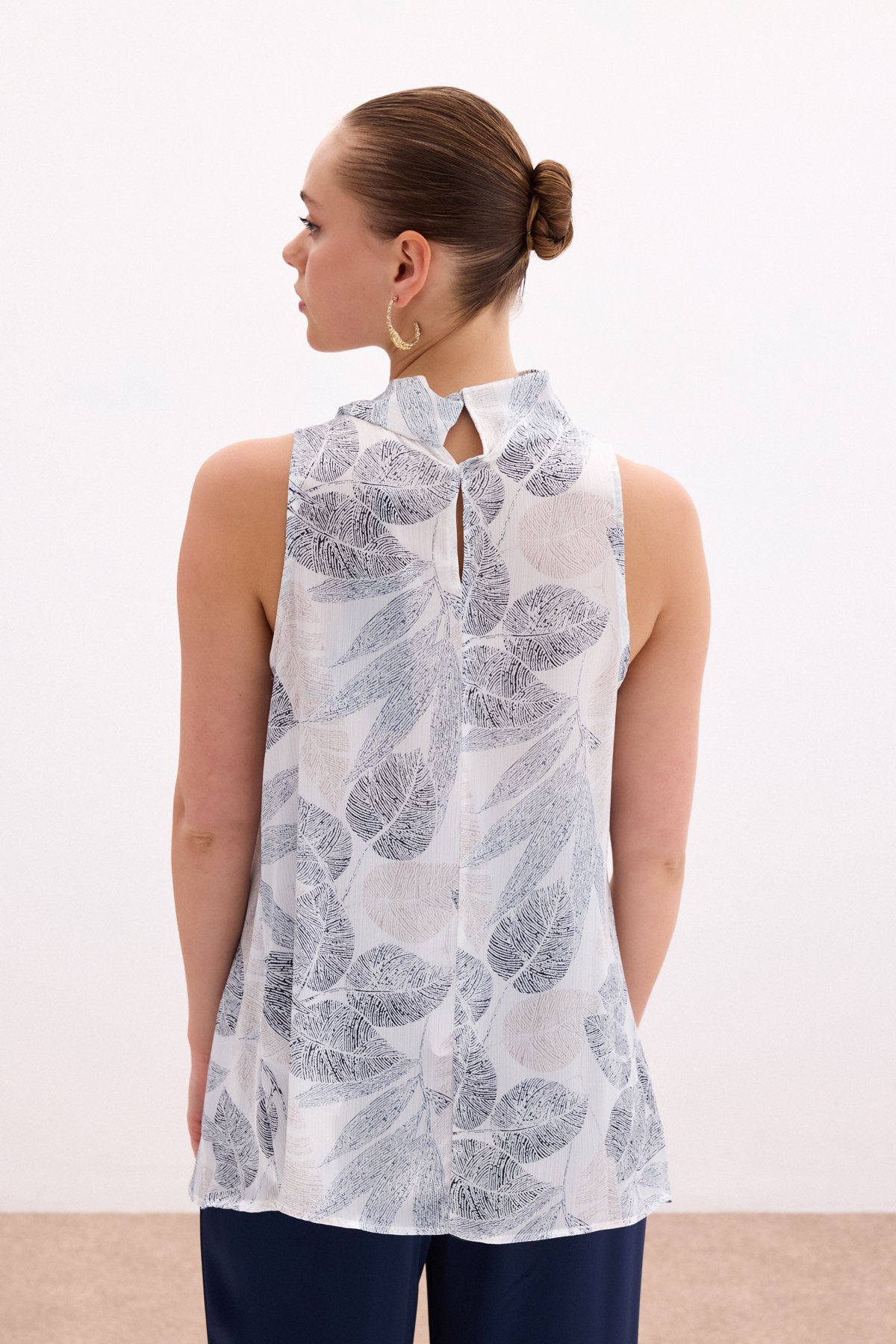 Fularlı Desenli Bluz - Siyah