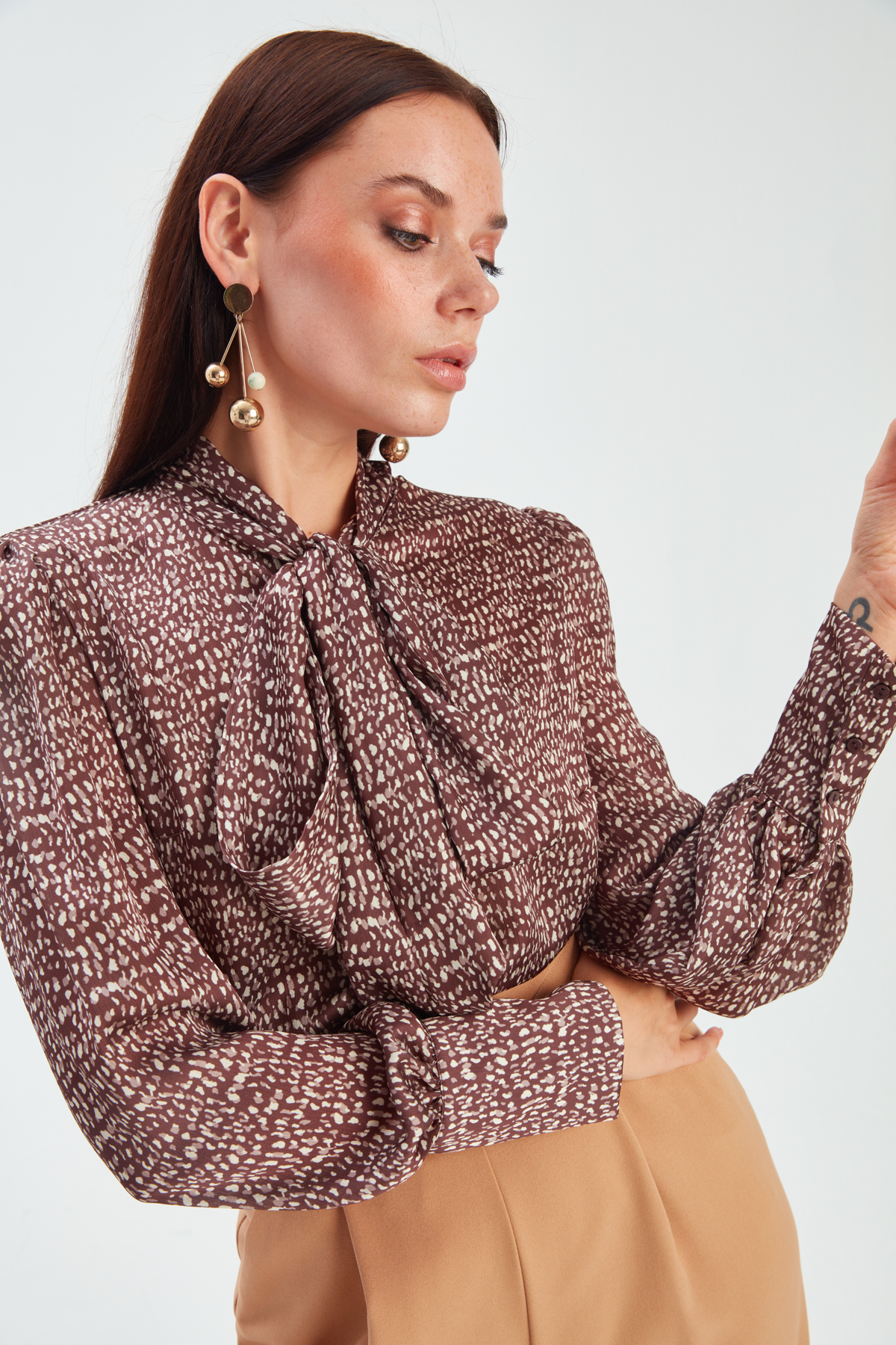 Fularlı Desenli Gömlek - KAHVE
