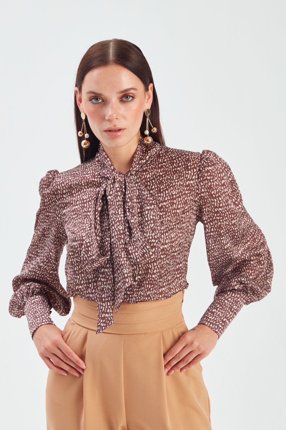 Fularlı Desenli Gömlek - KAHVE