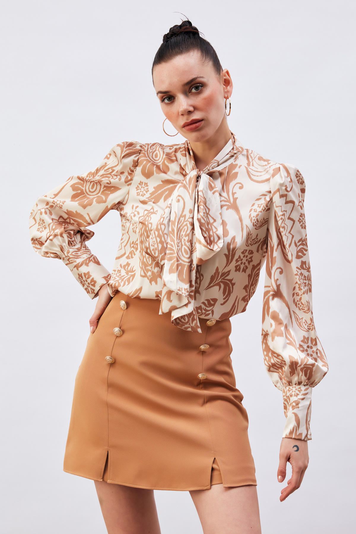 Fularlı Desenli Gömlek - KAHVE