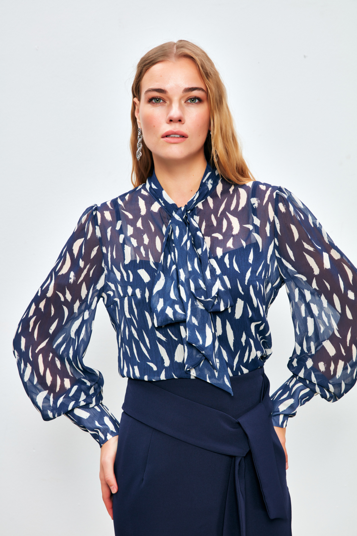 Fularlı Desenli Gömlek - LACİVERT