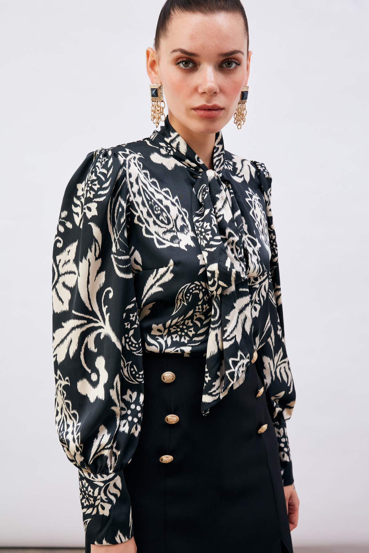 Fularlı Desenli Gömlek - SİYAH-BEJ