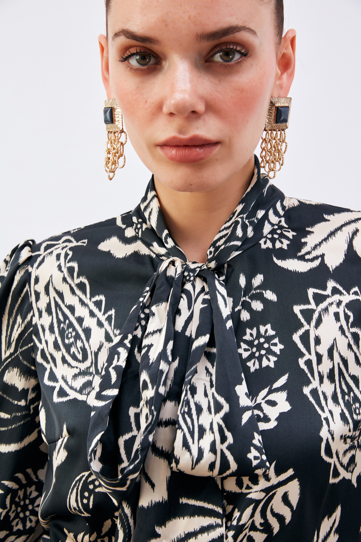 Fularlı Desenli Gömlek - SİYAH-BEJ