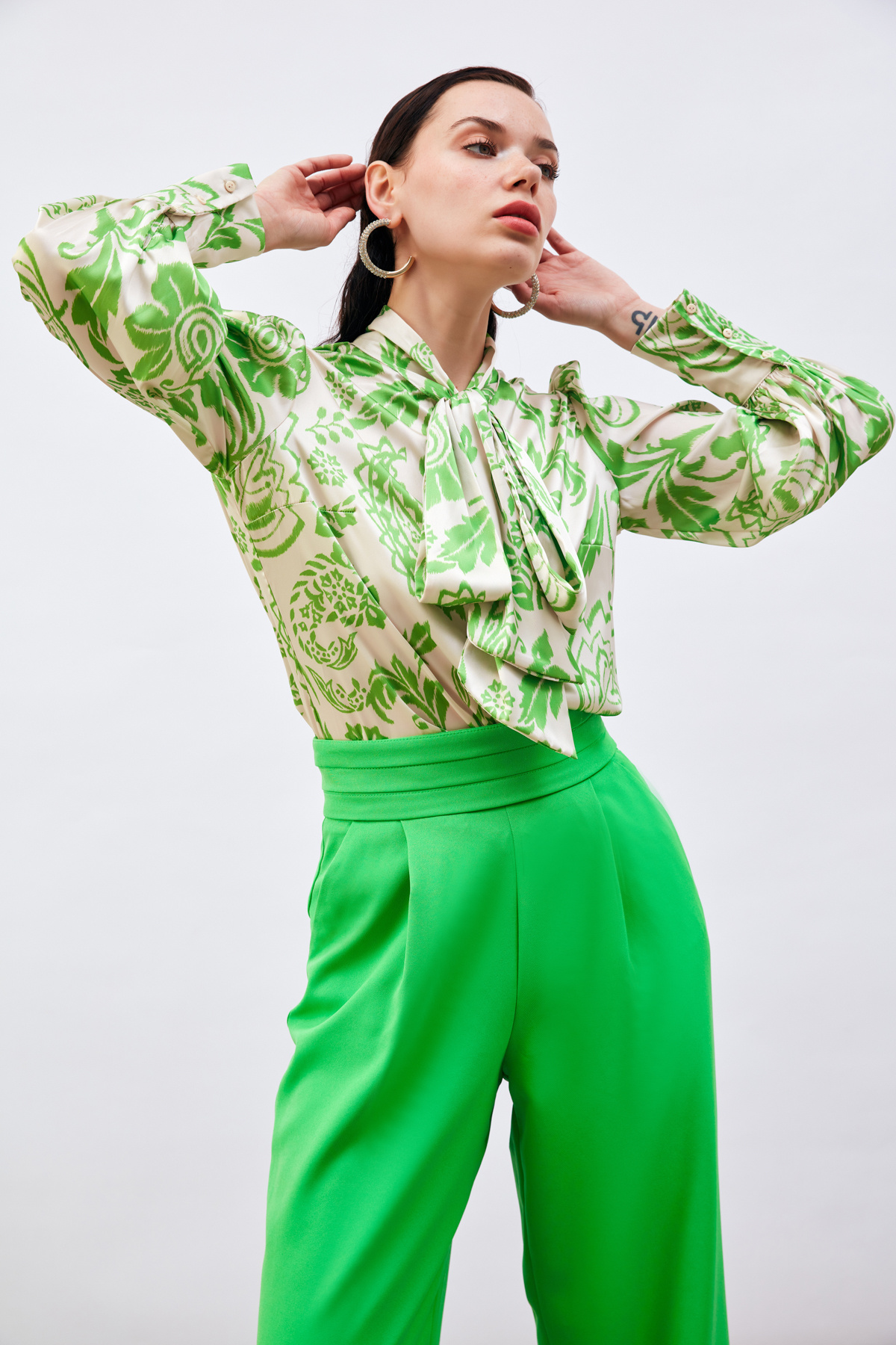 Fularlı Desenli Gömlek - YEŞİL