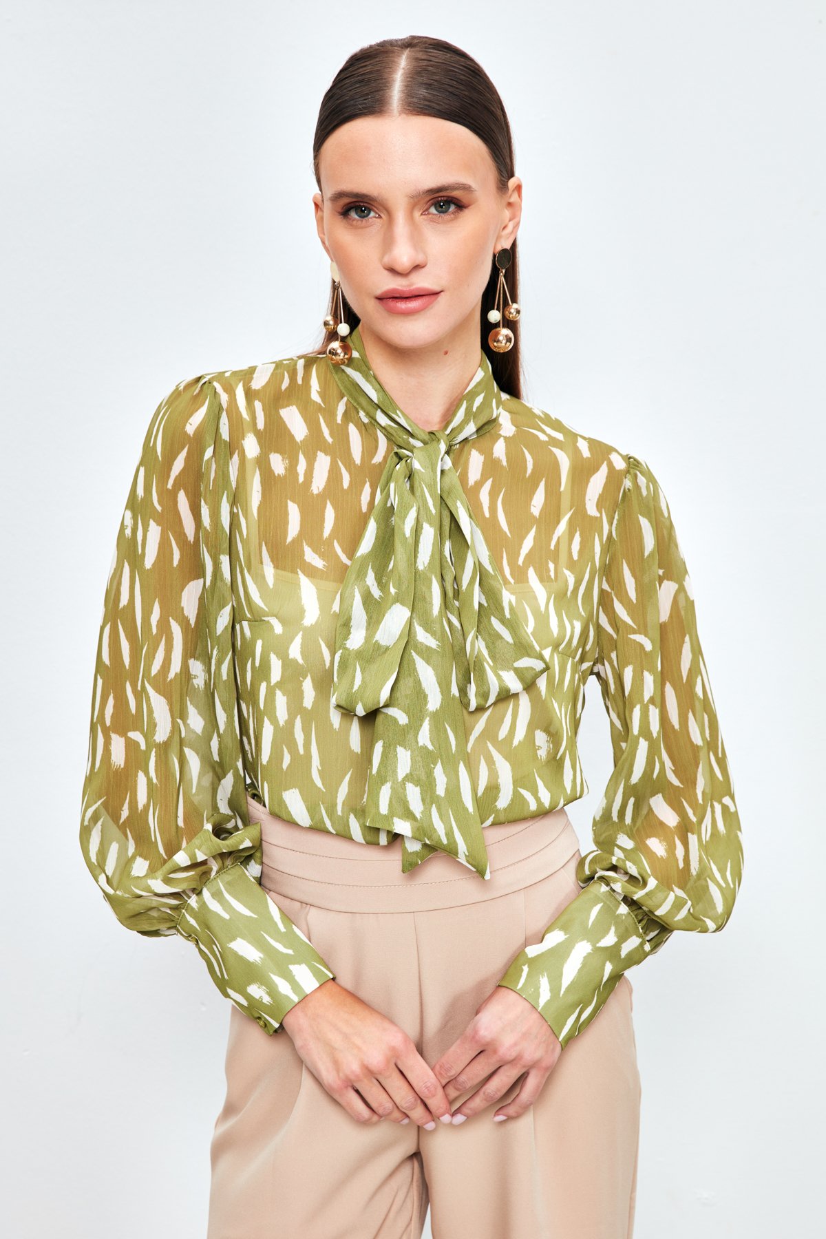Patterned Shirt with Scarf - GREEN