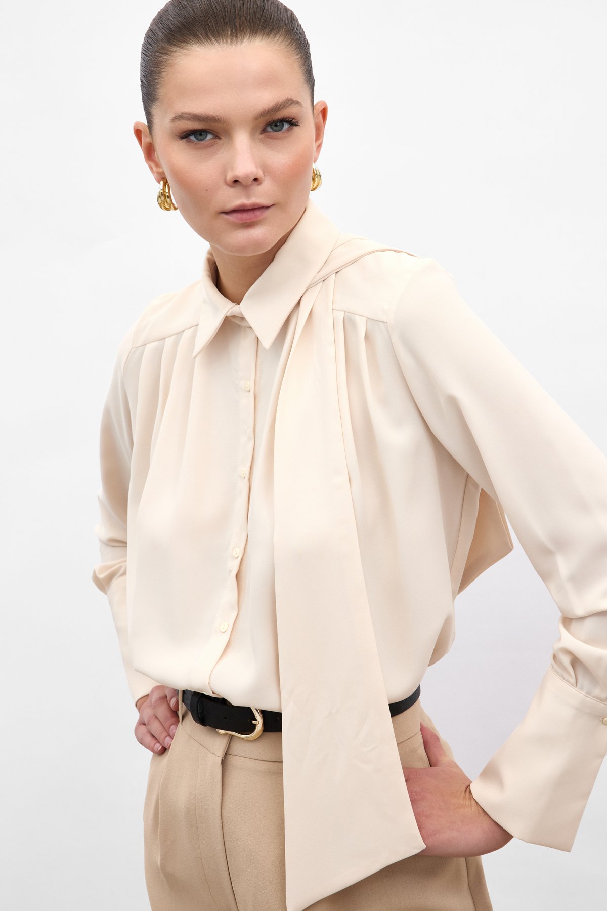 Fularlı Gömlek - Bej