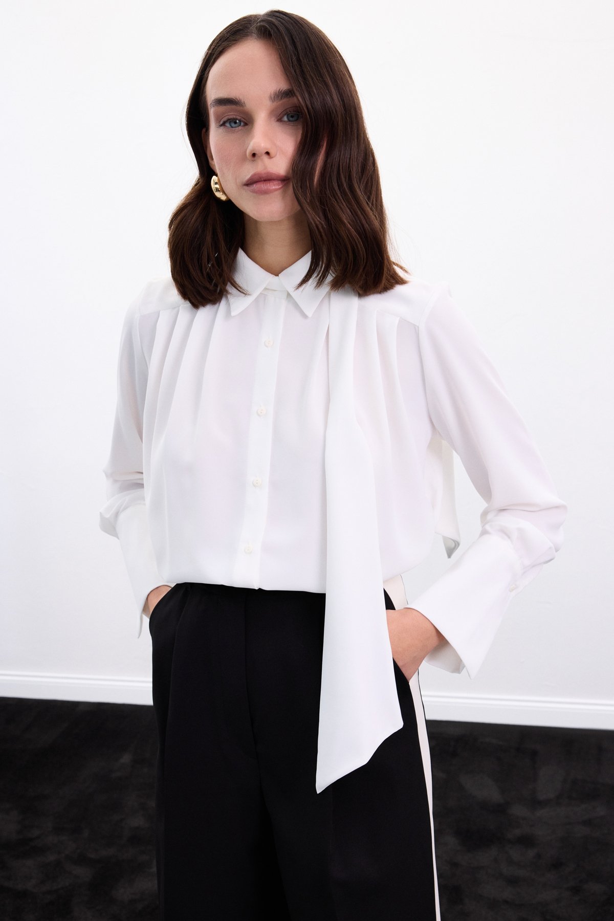 Fularlı Gömlek - Ekru