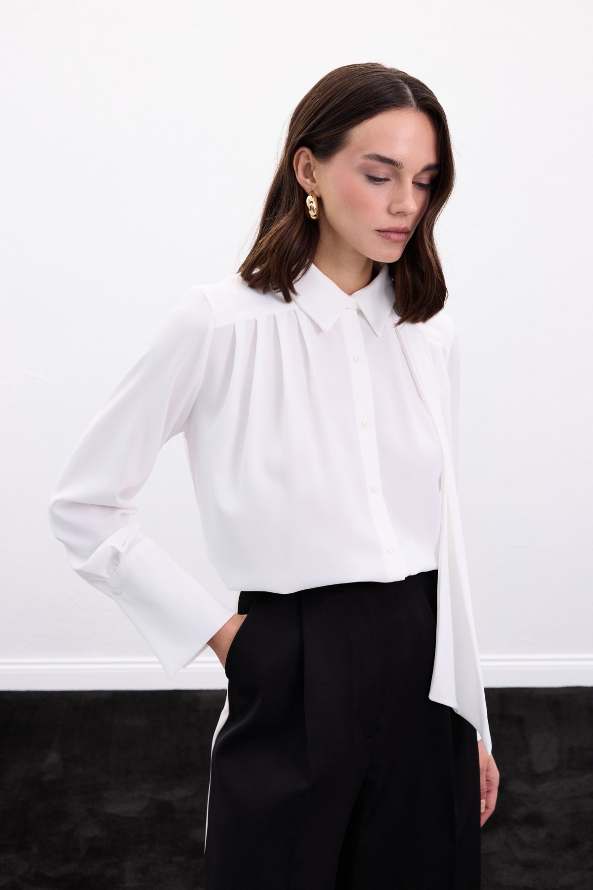 Fularlı Gömlek - Ekru