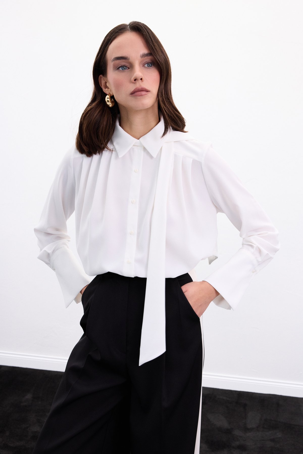 Fularlı Gömlek - Ekru