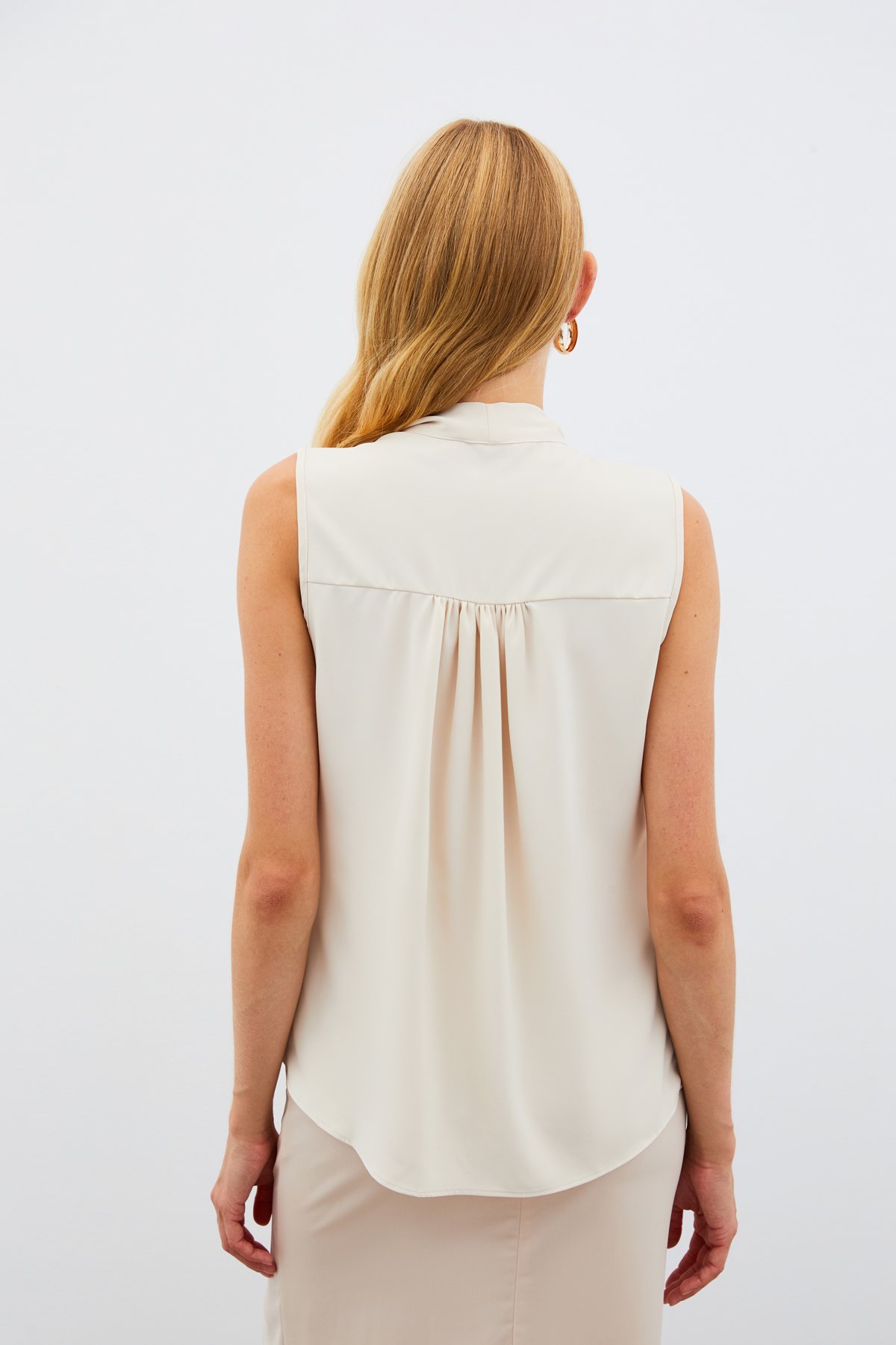 Fularlı Kolsuz Bluz - BEJ