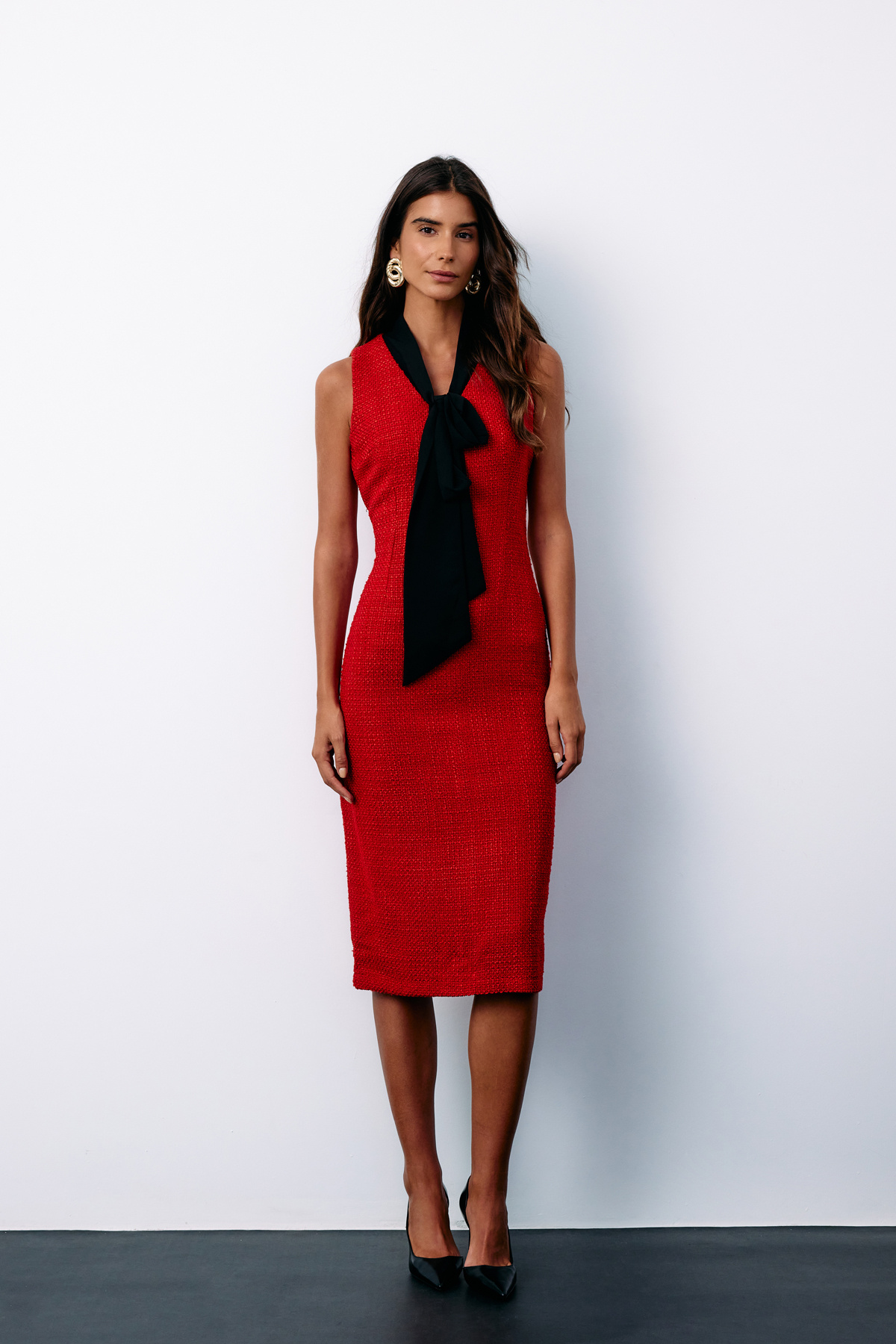 Fularlı Kolsuz Tüvit Elbise - KIRMIZI