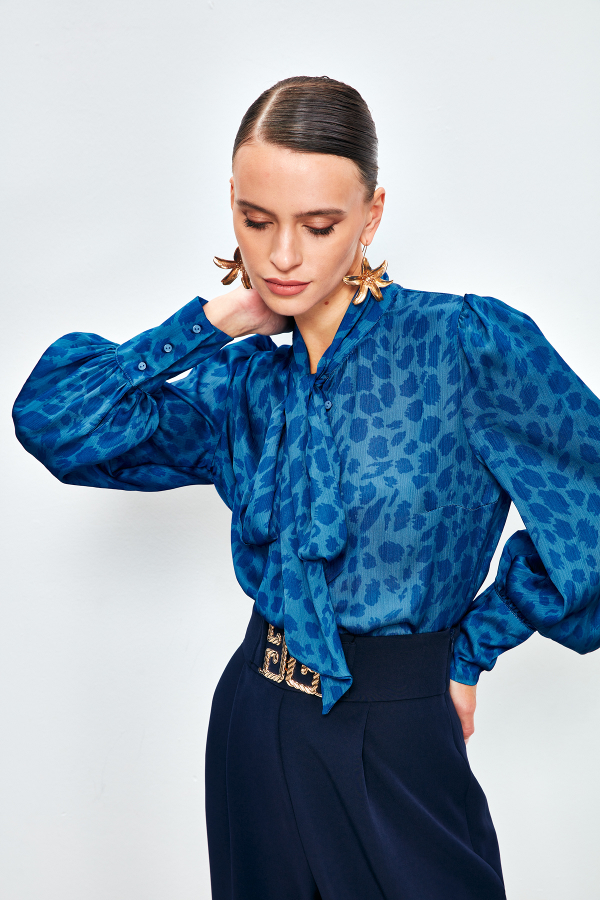 Fularlı Leopar Desenli Gömlek - İNDİGO