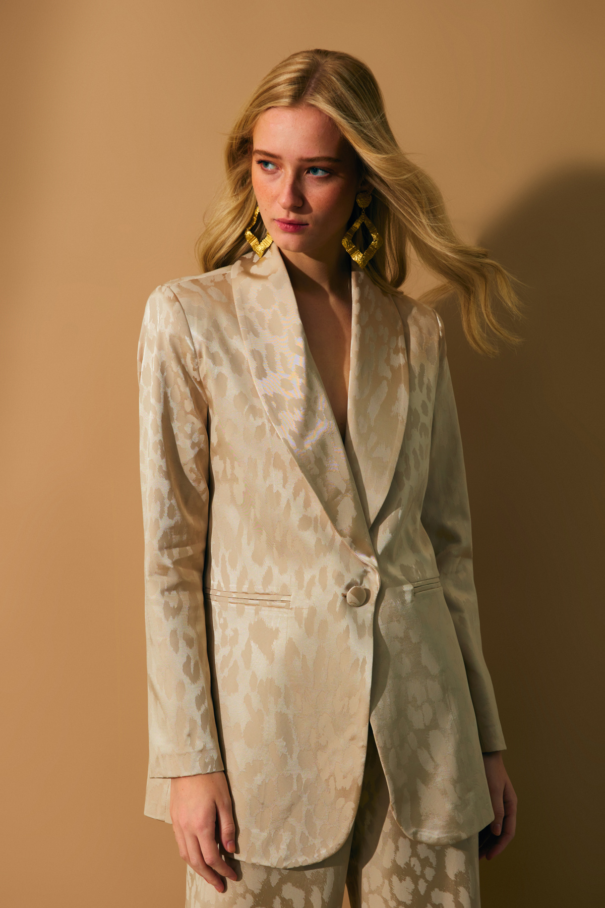 Geniş Desenli Saten Ceket - BEJ