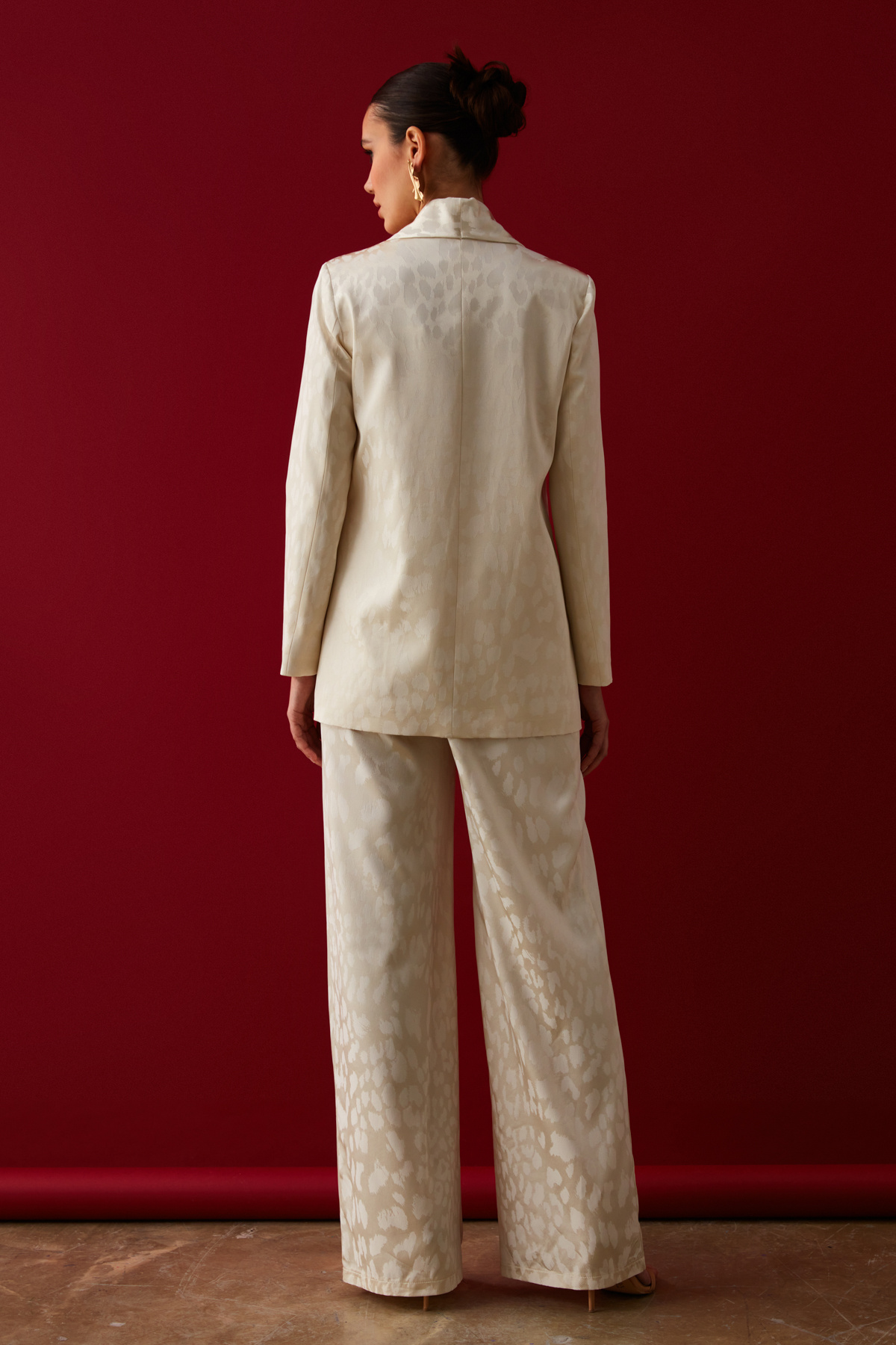 Geniş Desenli Saten Ceket - EKRU