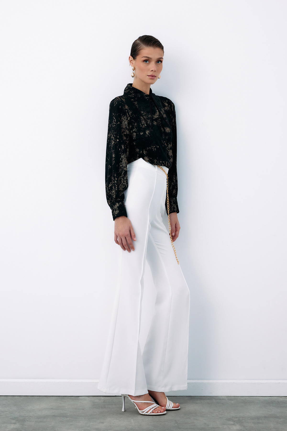 Geniş İnci Yakalı Gömlek - SİYAH-GOLD