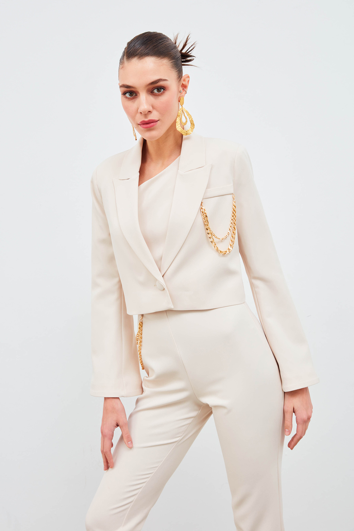 Geniş Kol Detaylı Aksesuarlı Ceket - BEJ