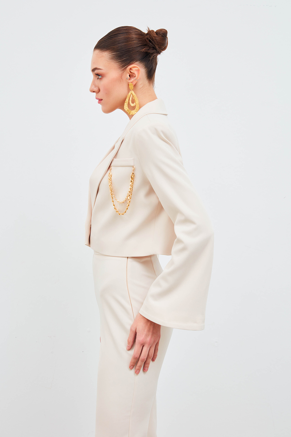 Geniş Kol Detaylı Aksesuarlı Ceket - BEJ