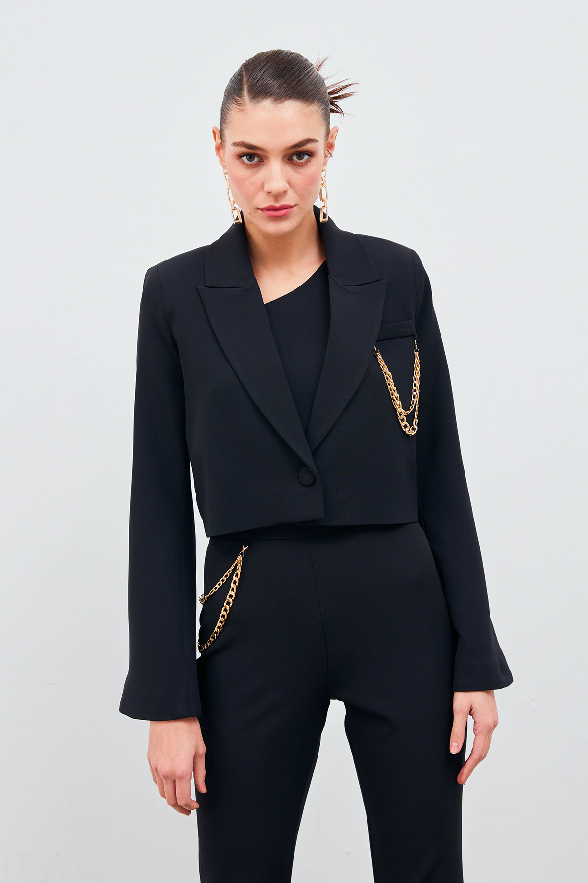 Geniş Kol Detaylı Aksesuarlı Ceket - SİYAH