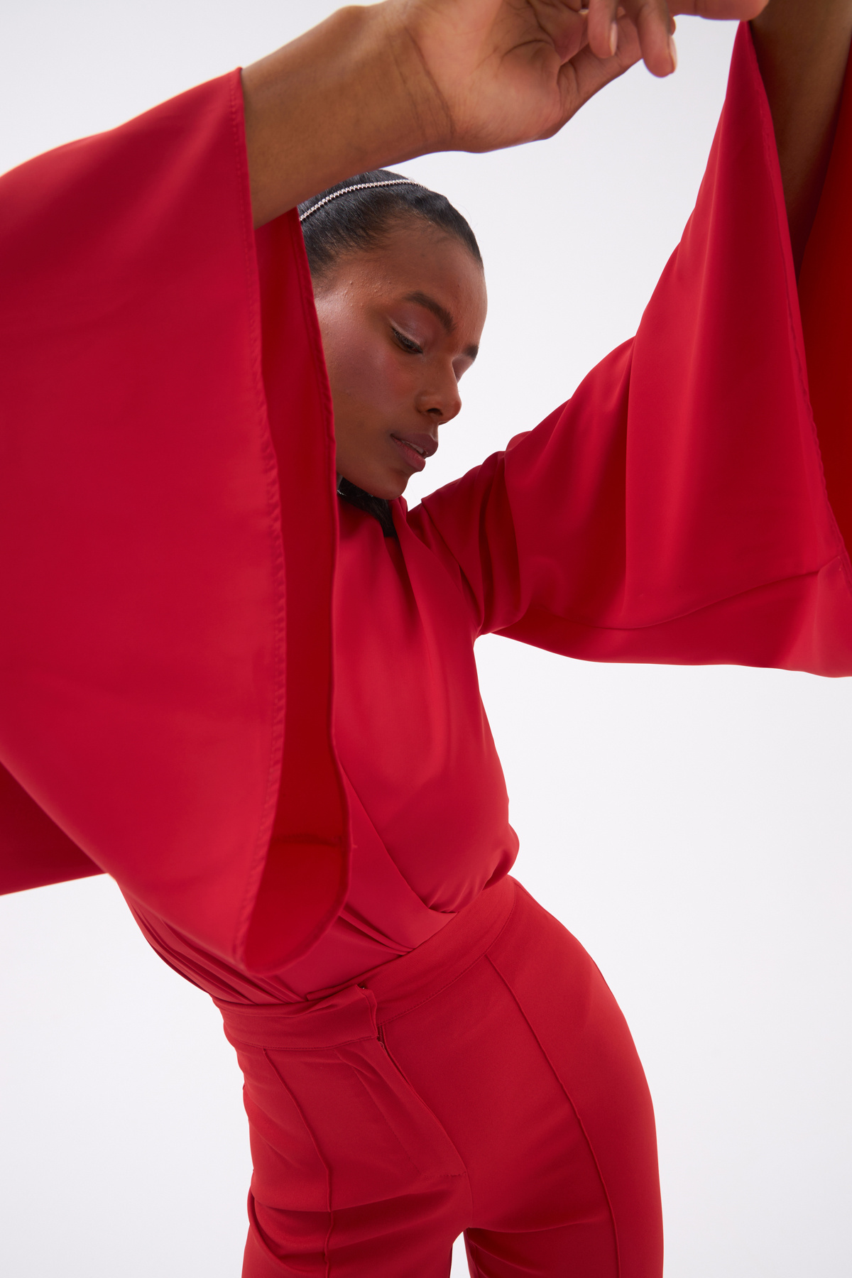 Geniş Kol Kruvaze Bodysuit - KIRMIZI