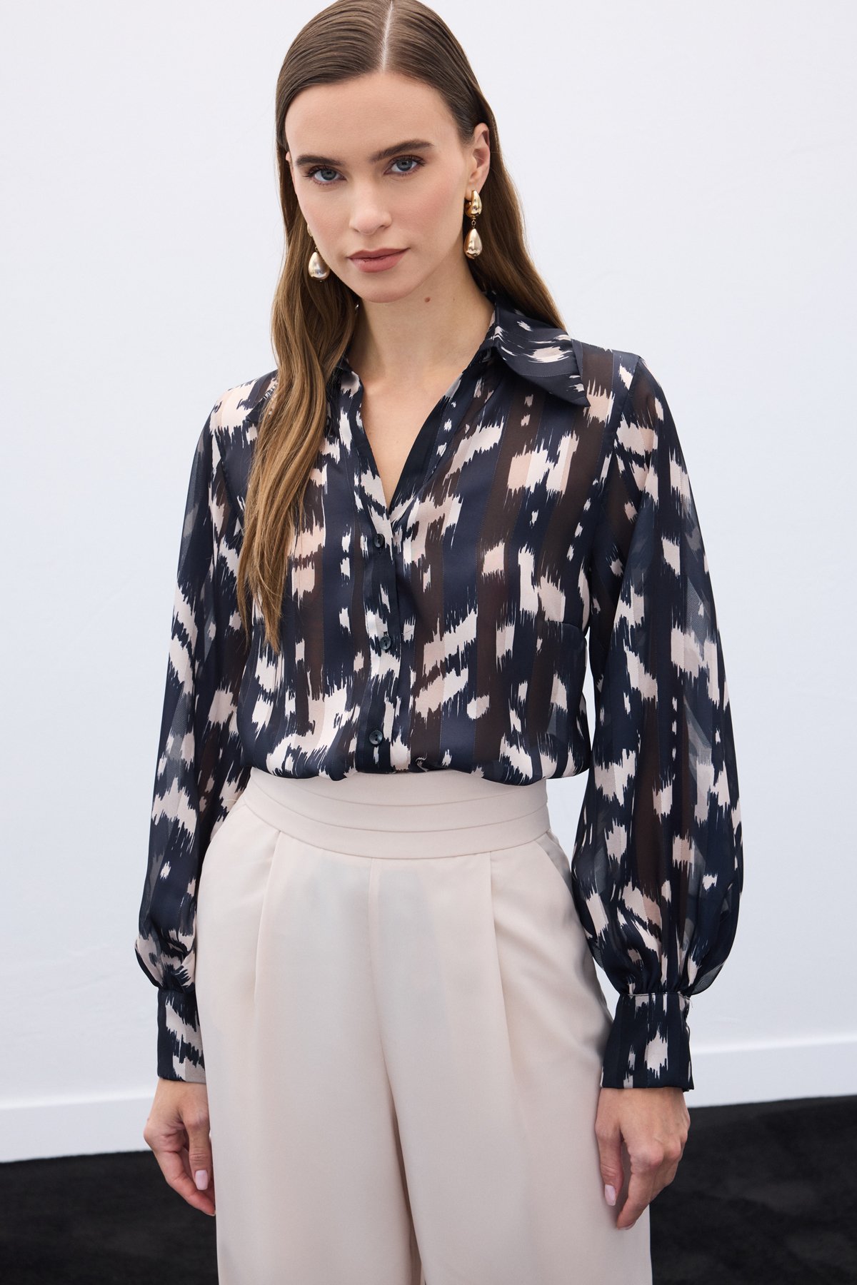 Geniş Manşetli Desenli Gömlek - Siyah