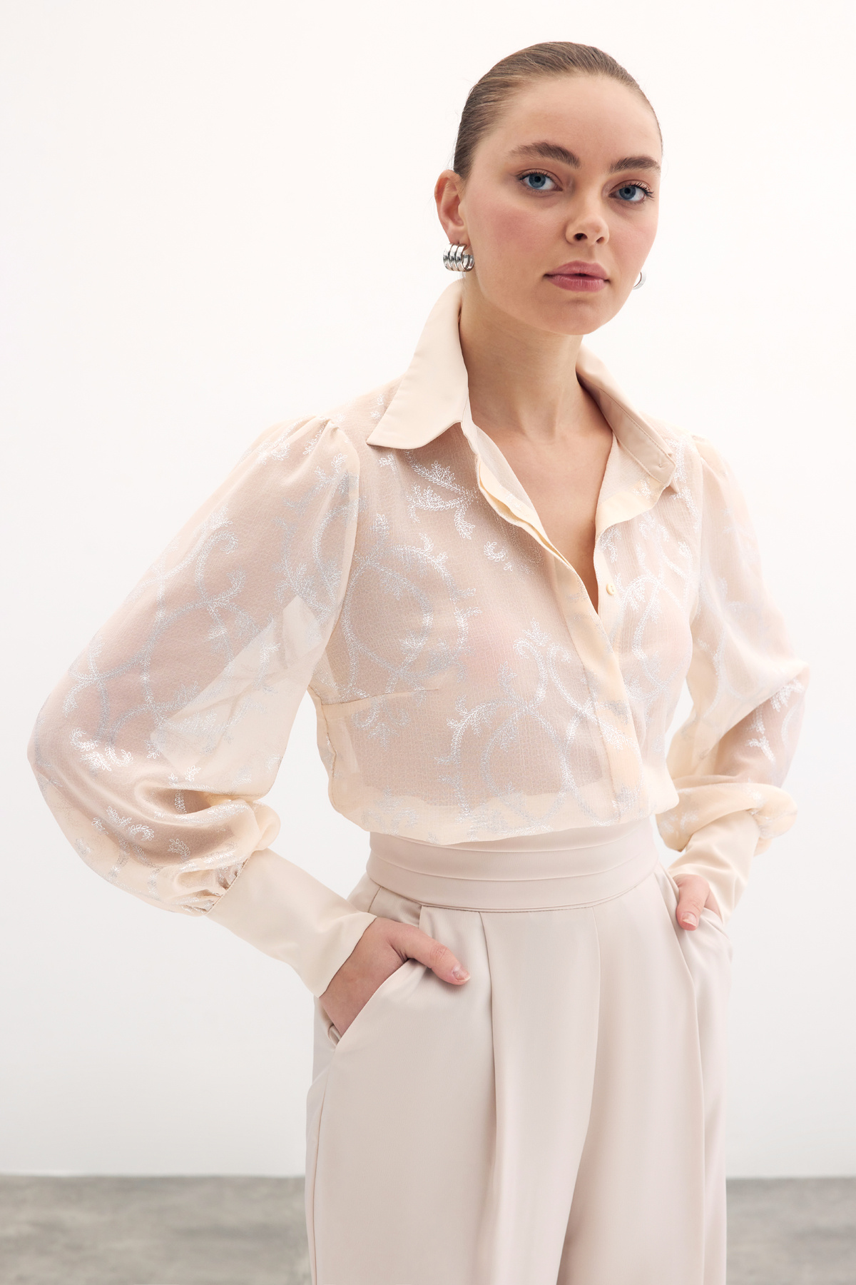 Geniş Manşetli Şifon Gömlek - Bej