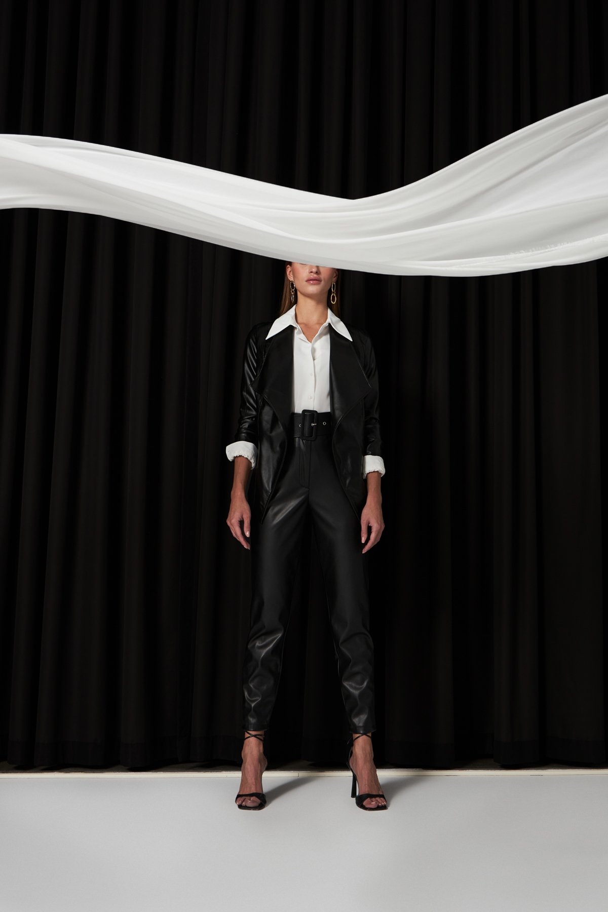 Geniş Yaka Deri Ceket - SİYAH