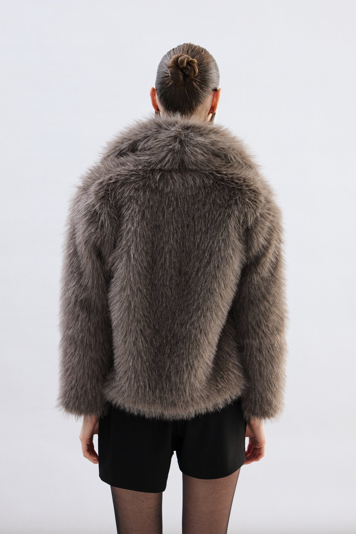 Geniş Yakalı Simli Kürk - Füme