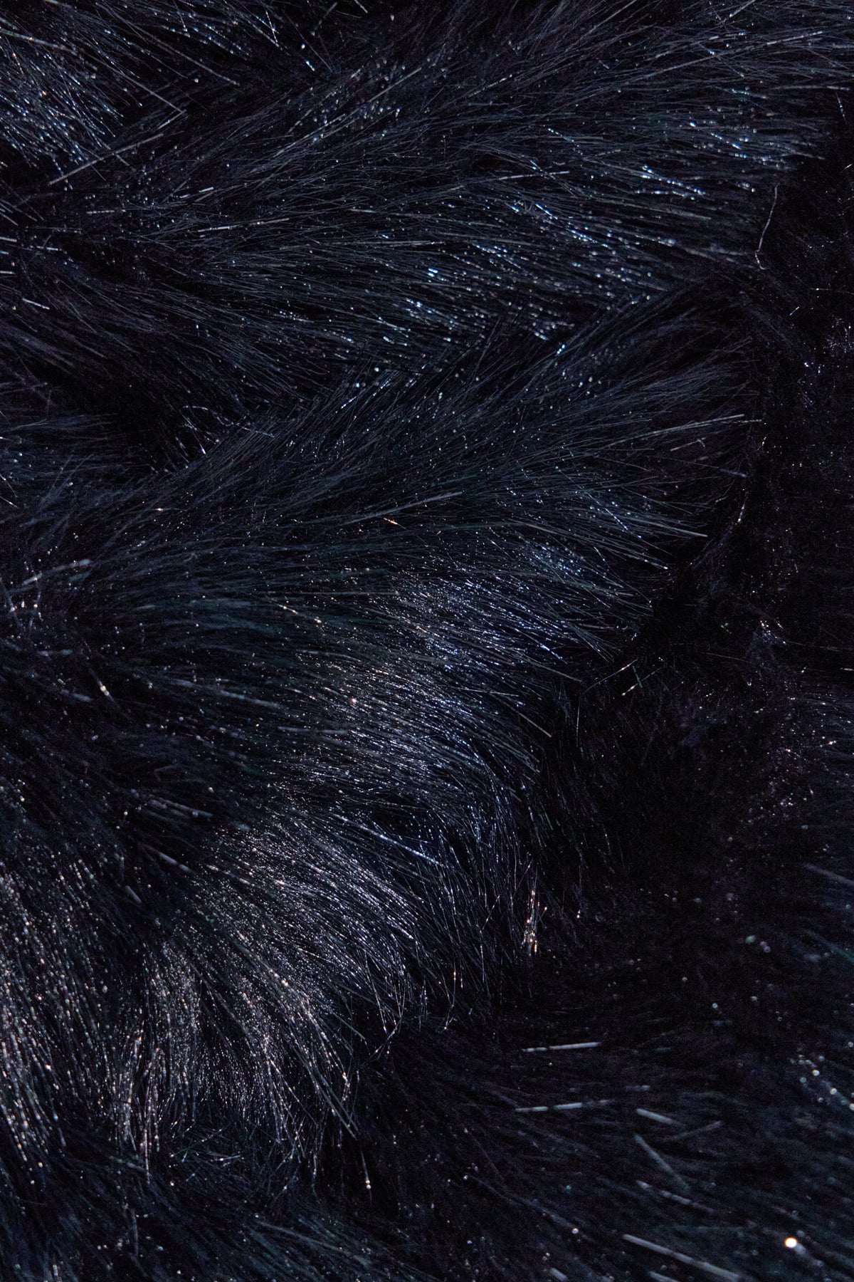 Wide-Collared Glittery Fur - Black