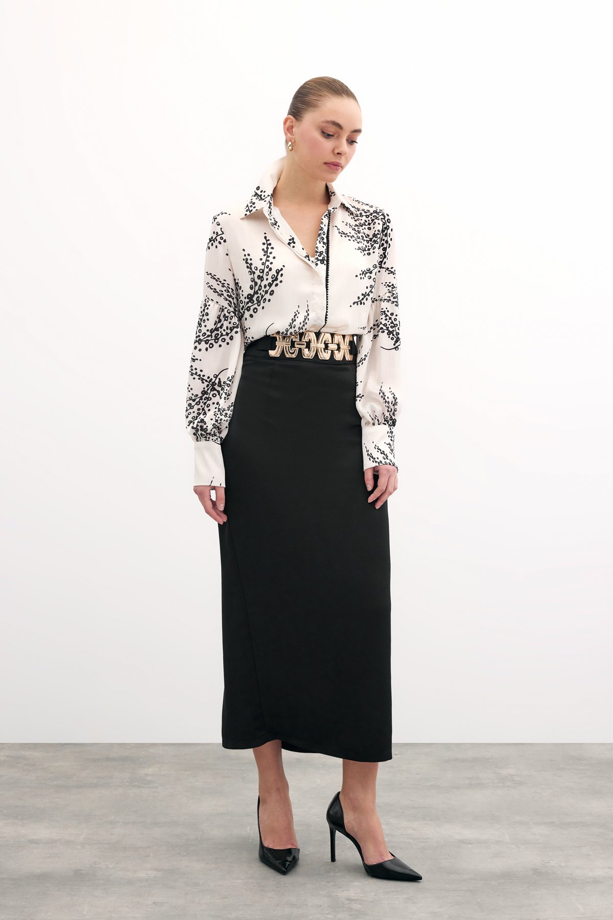 Gold Aksesuarlı Uzun Etek - Siyah