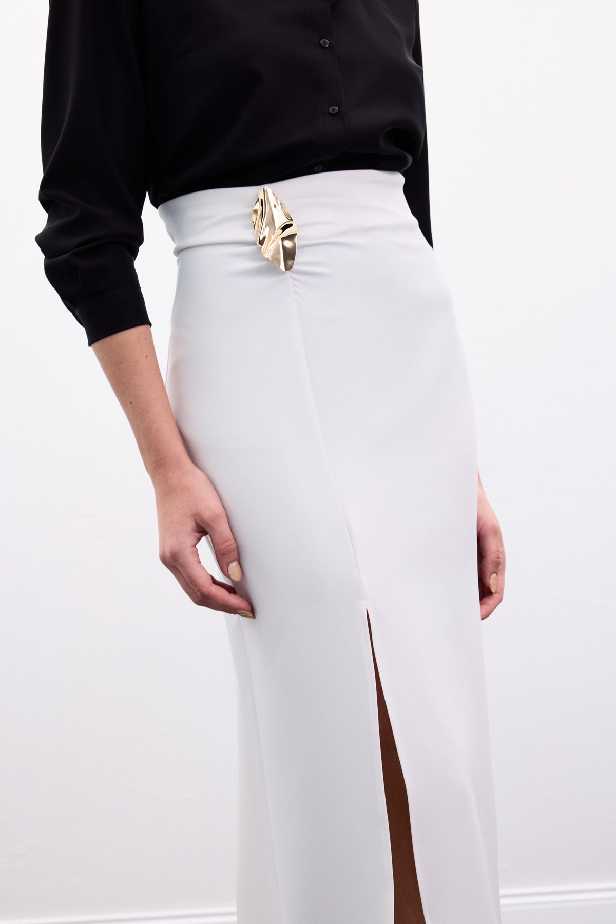 Gold Yan Aksesuarlı Etek - Ekru