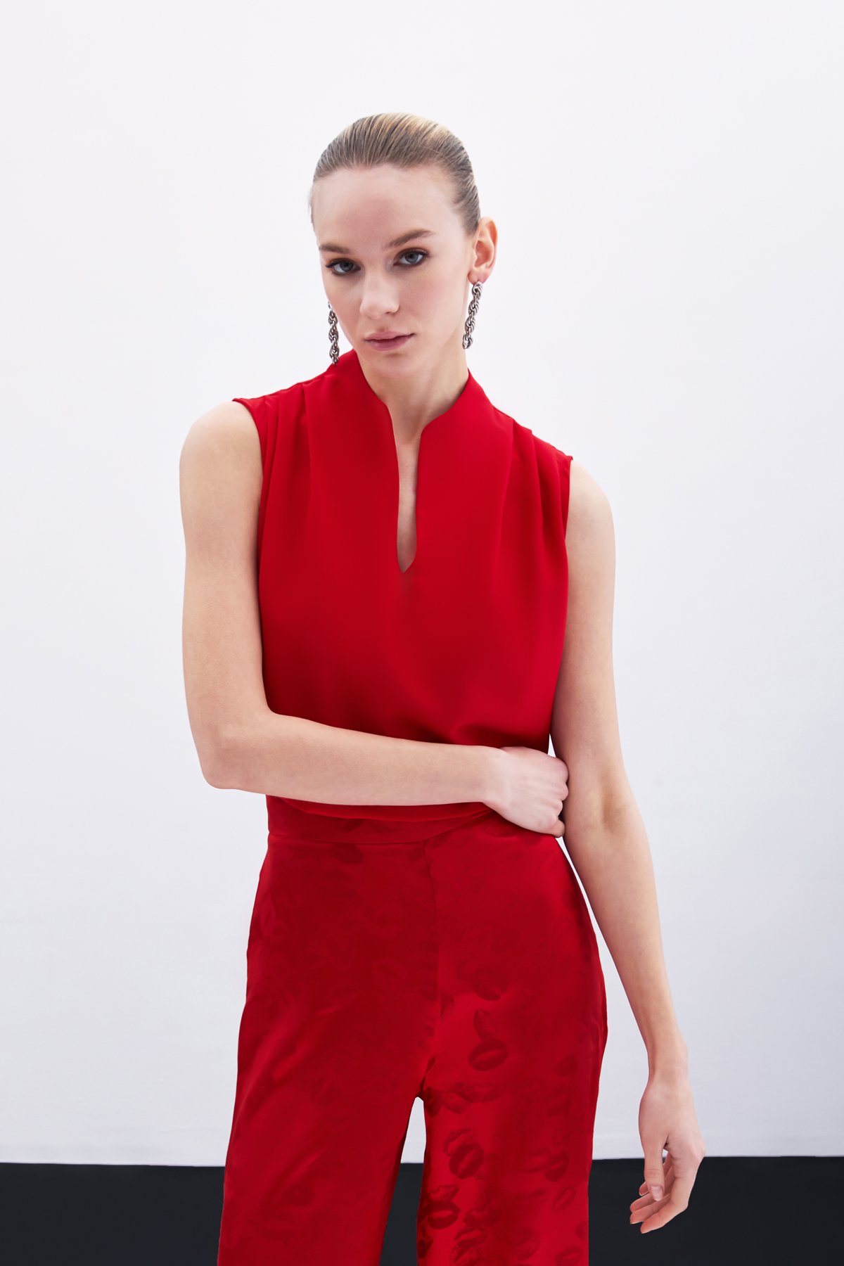 Hakim Yaka Kolsuz Bluz - Kırmızı