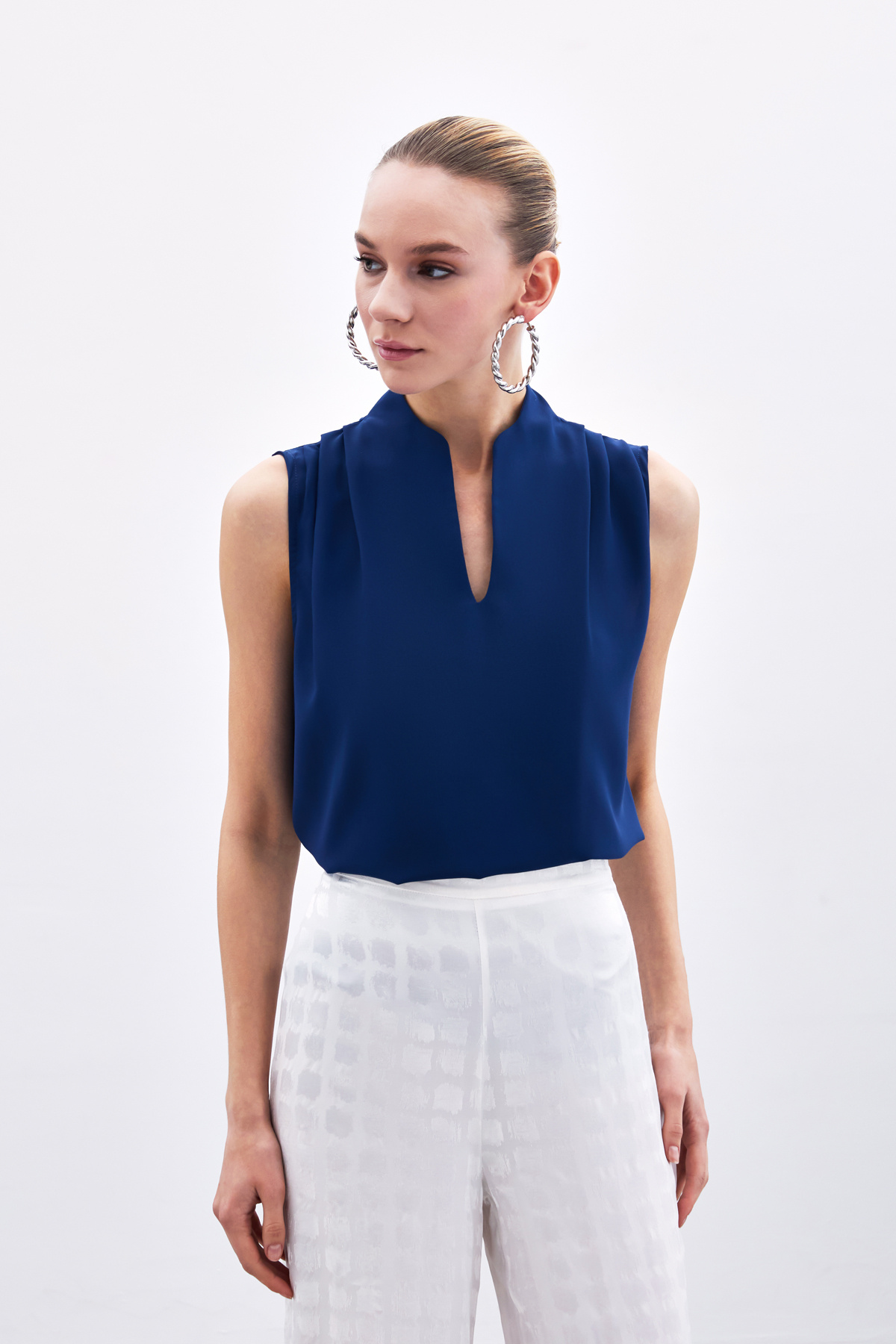 Mandarin Collar Sleeveless Blouse - Blue