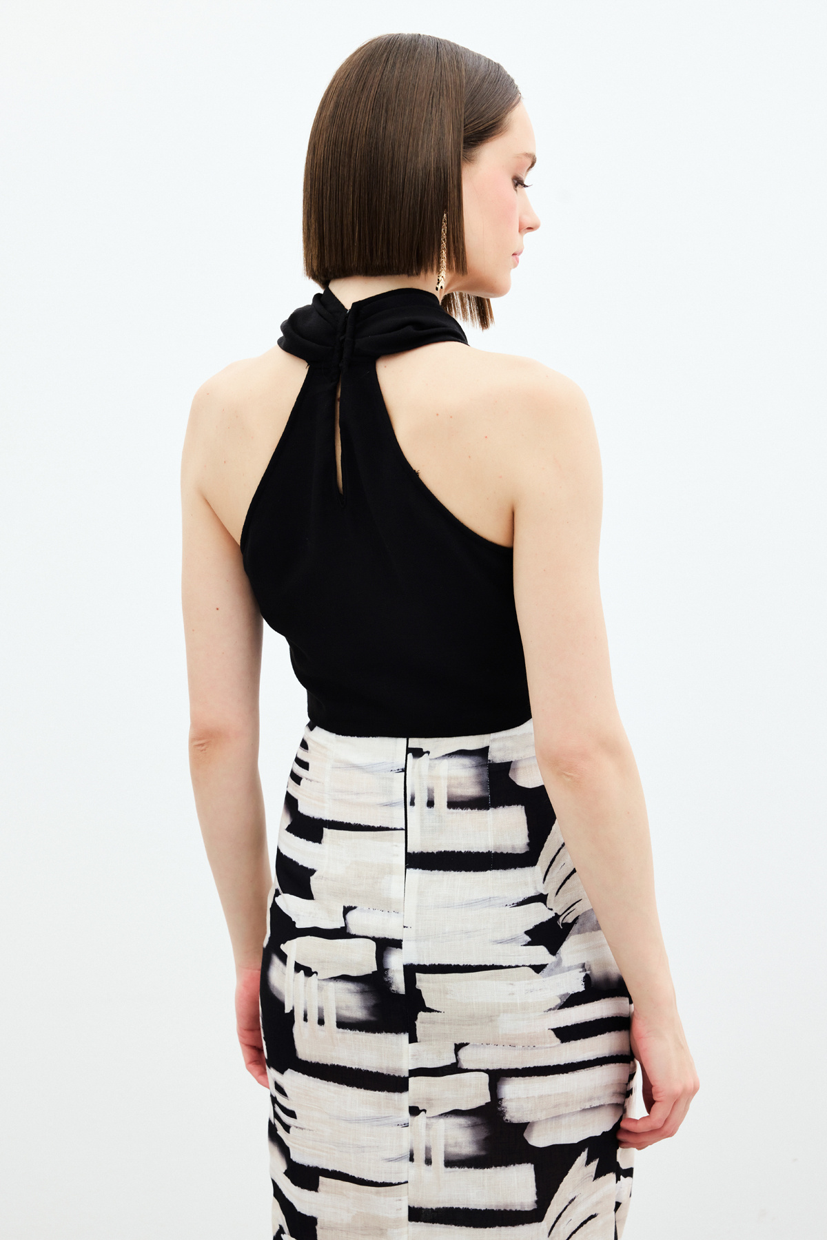 Halter Yaka Keten Crop Bluz - Siyah