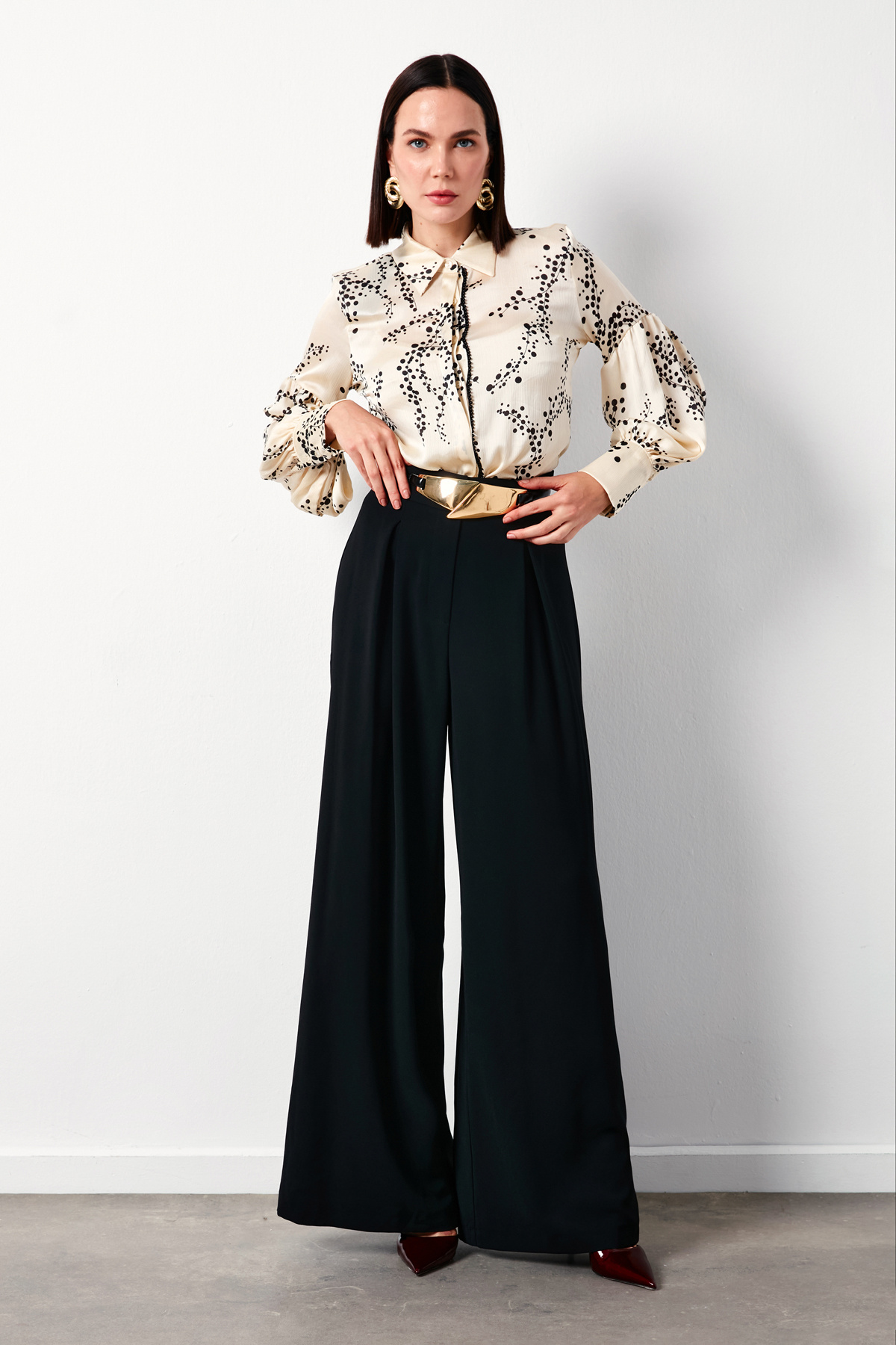 İnci Aksesuarlı Desenli Gömlek - BEJ