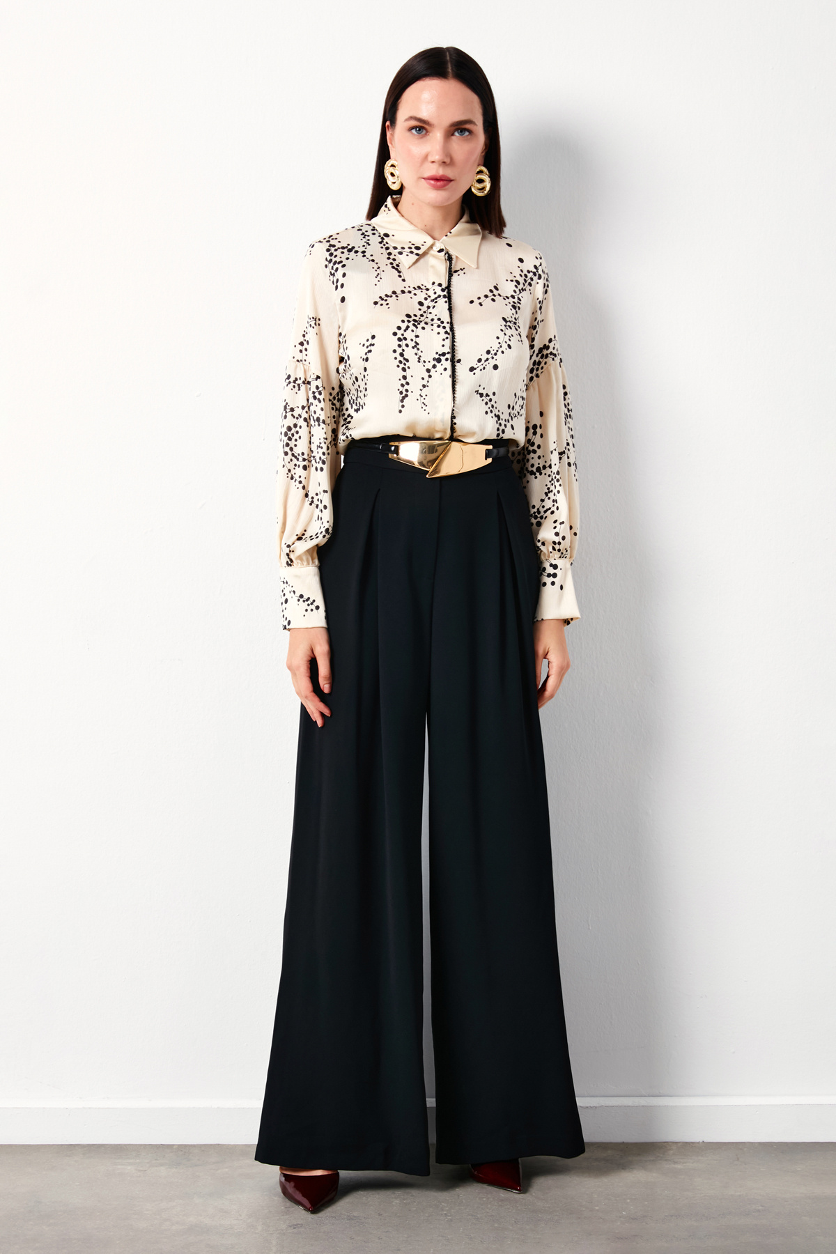 İnci Aksesuarlı Desenli Gömlek - BEJ