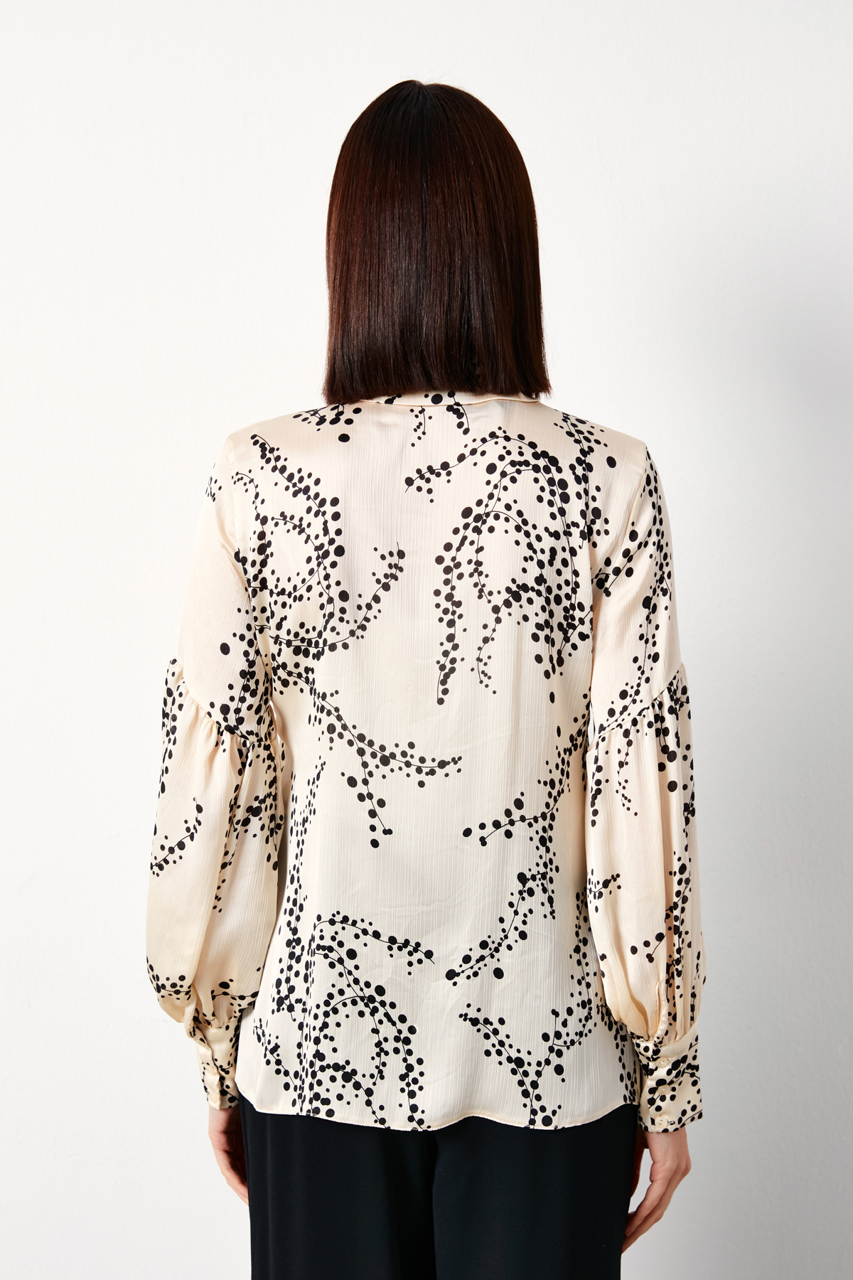 İnci Aksesuarlı Desenli Gömlek - BEJ