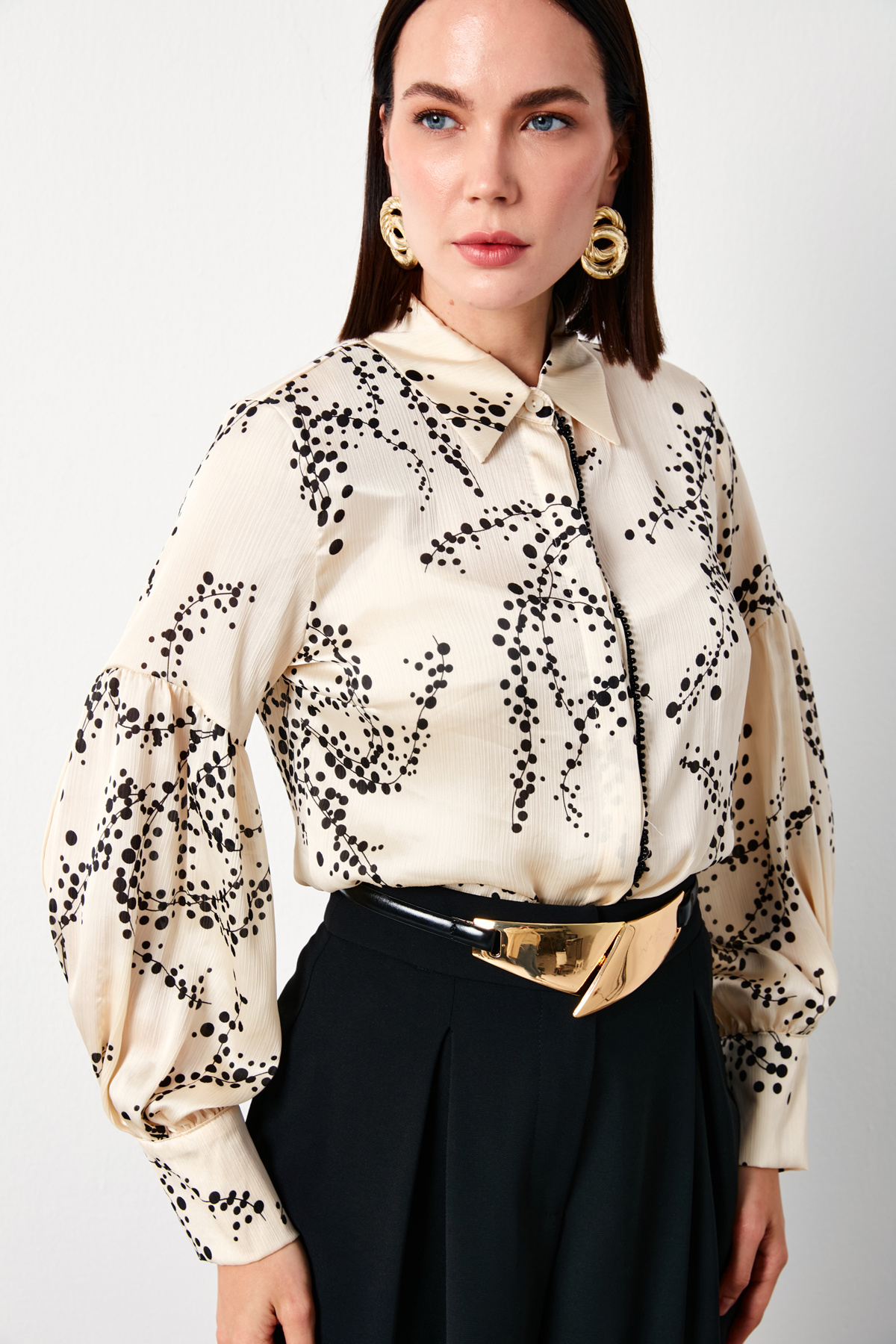 İnci Aksesuarlı Desenli Gömlek - BEJ