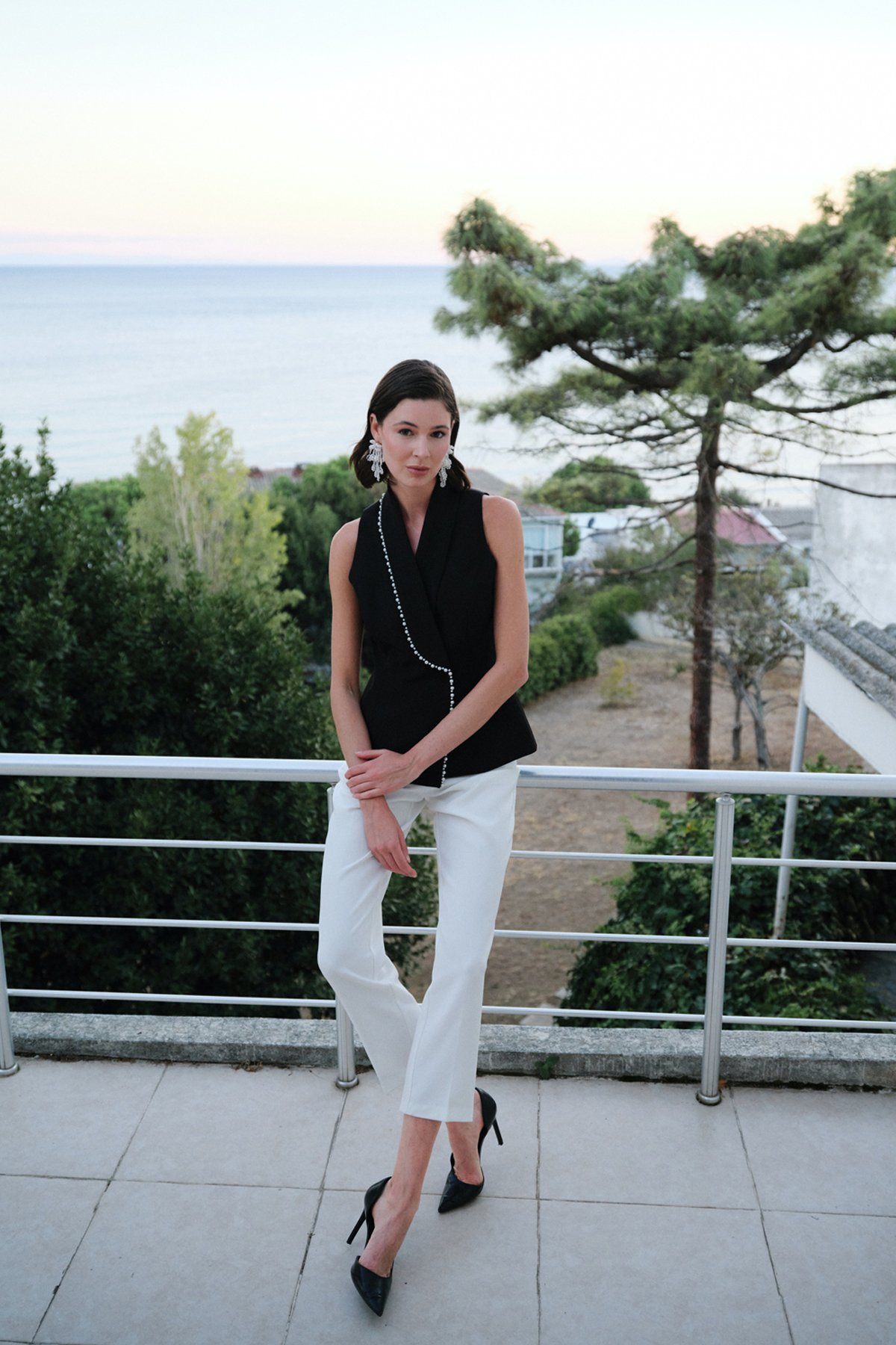 İnci Detaylı Yelek - Siyah