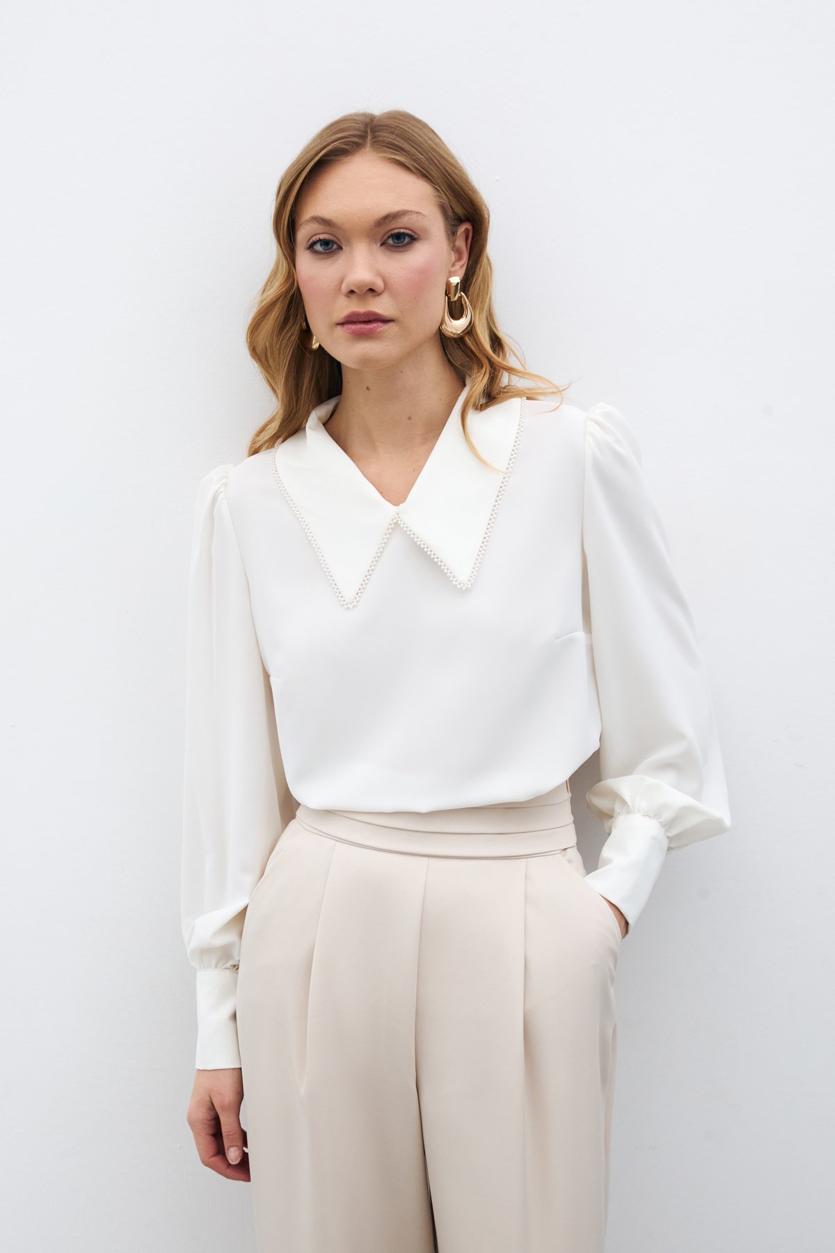 İnci Yakalı Bluz - Ekru