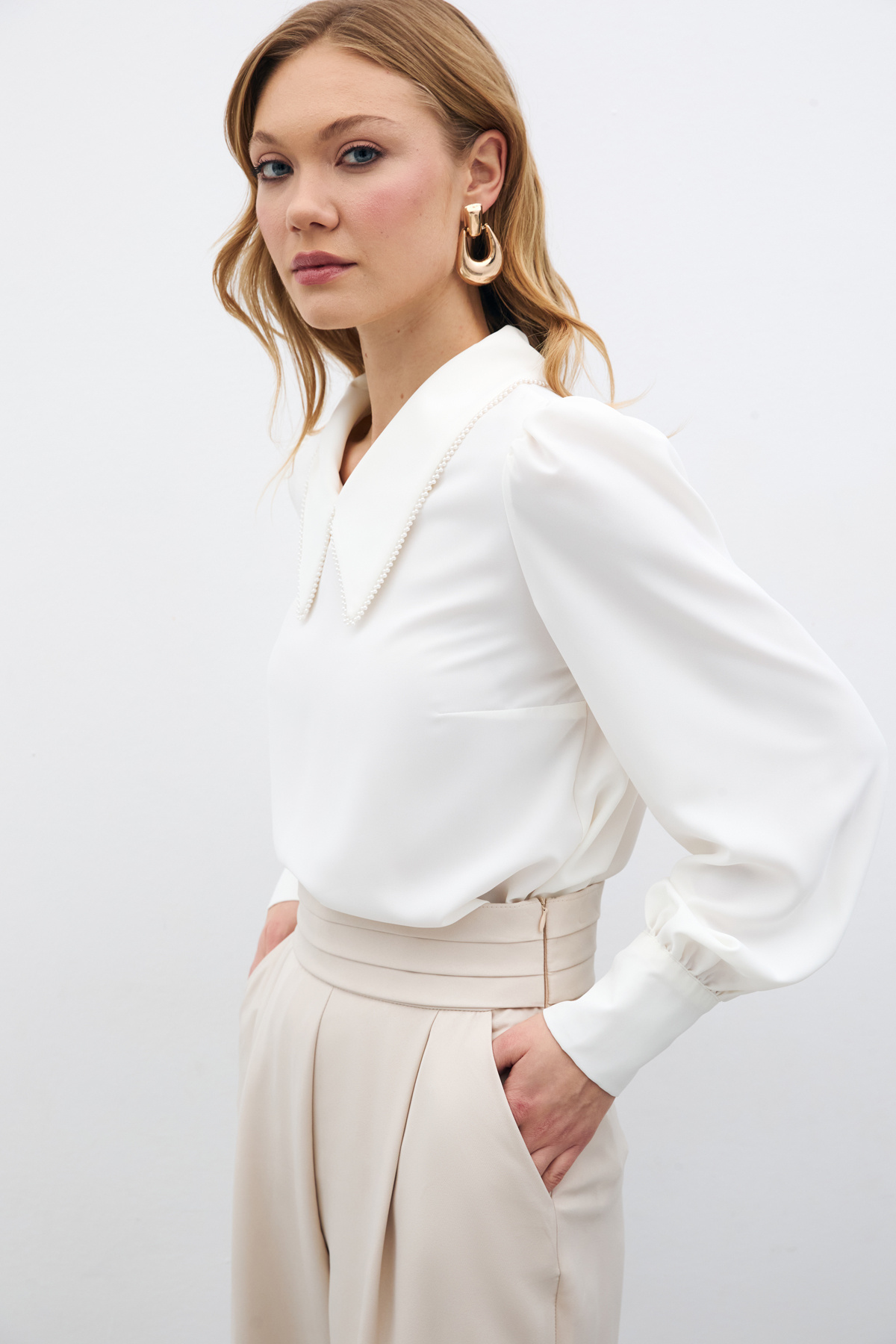 İnci Yakalı Bluz - Ekru