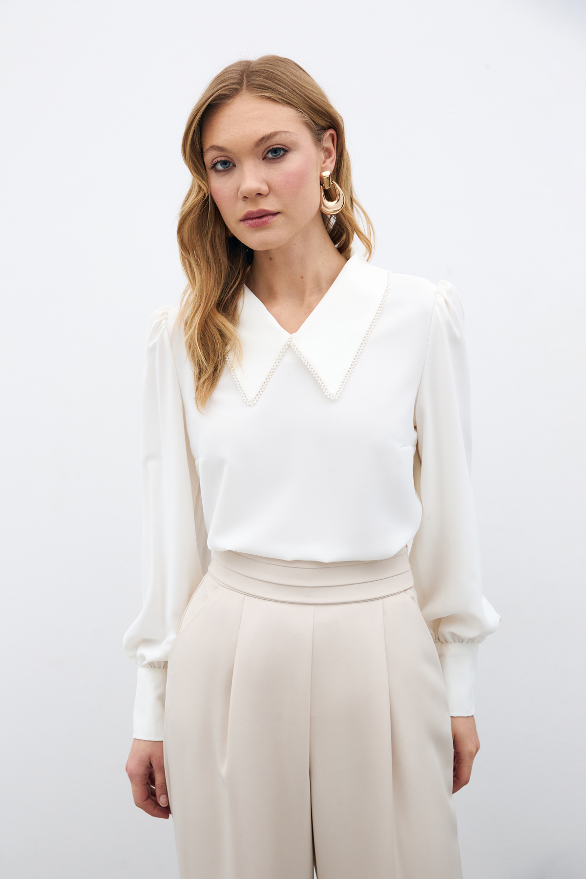 İnci Yakalı Bluz - Ekru