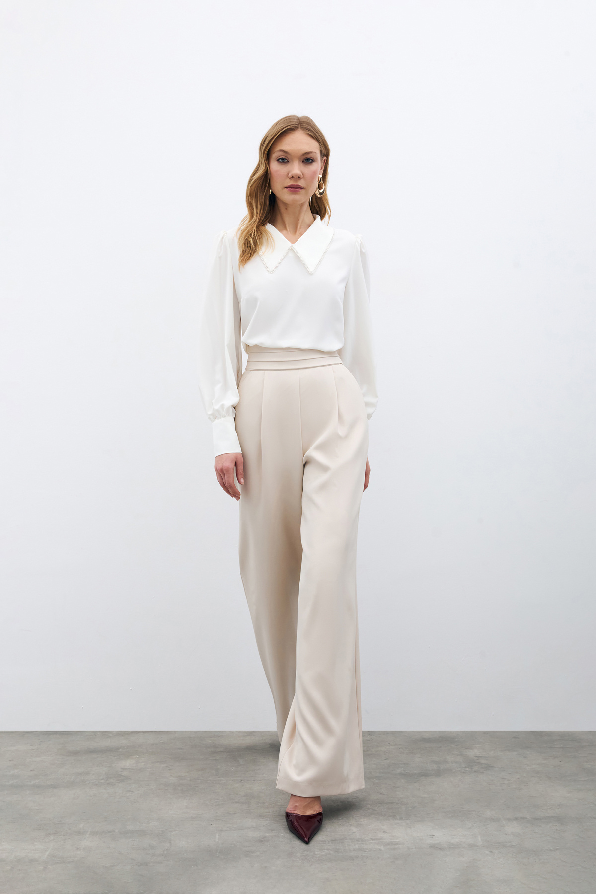 İnci Yakalı Bluz - Ekru