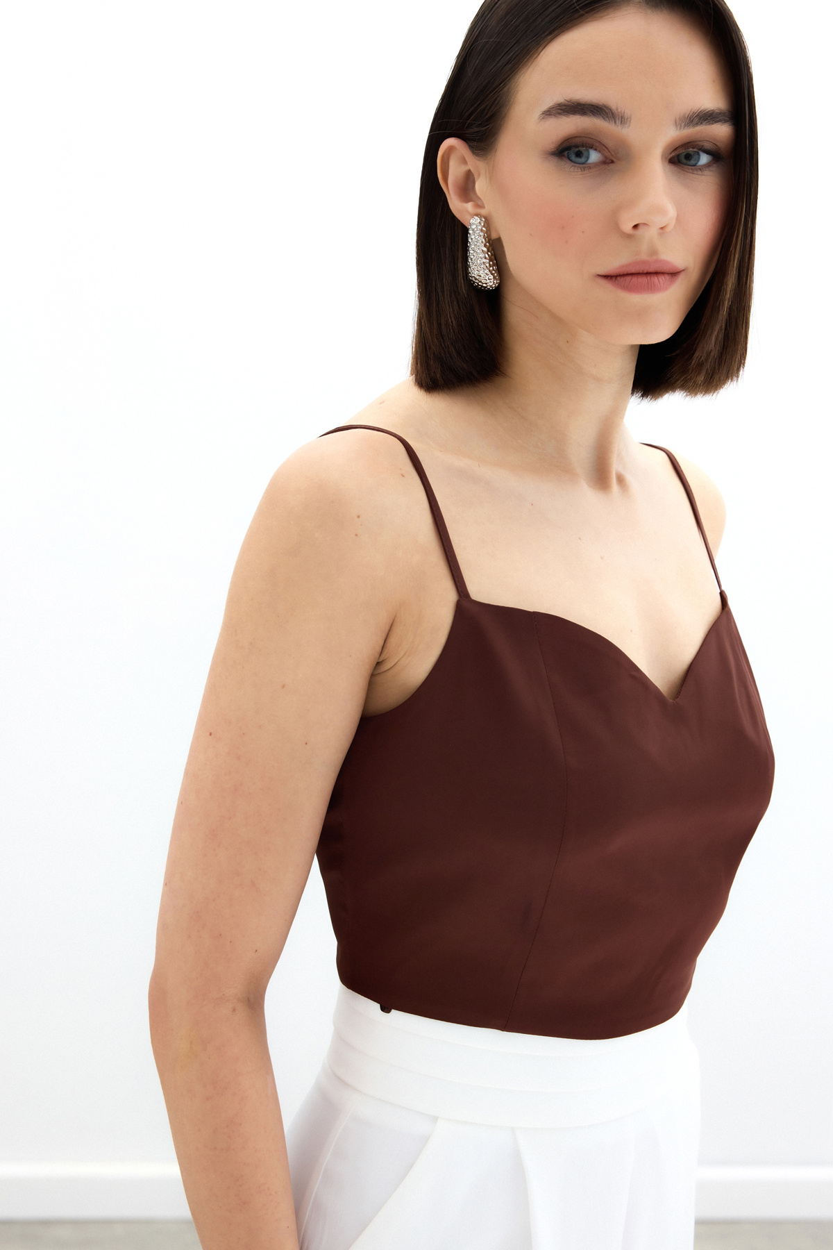 İp Askılı Saten Crop Bluz - Kahve