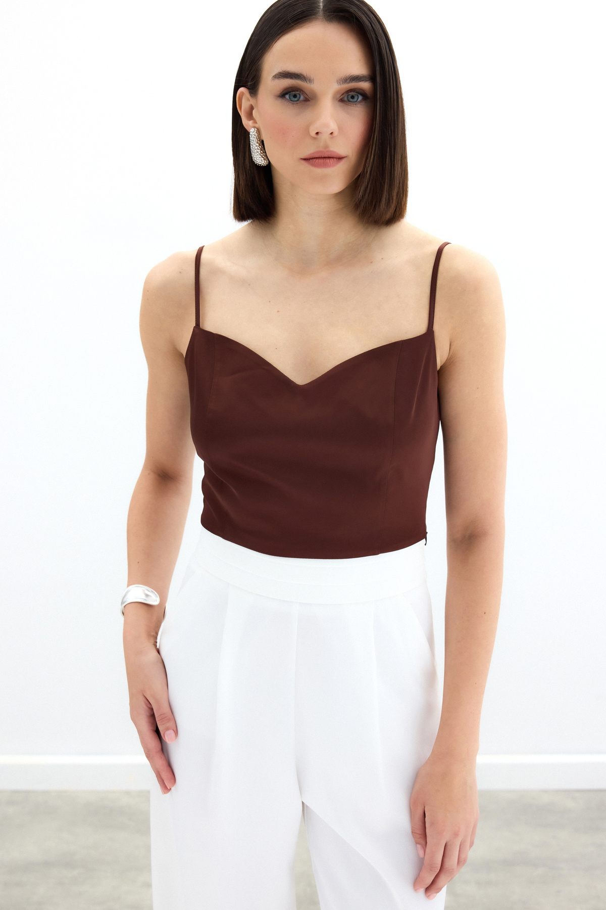 İp Askılı Saten Crop Bluz - Kahve